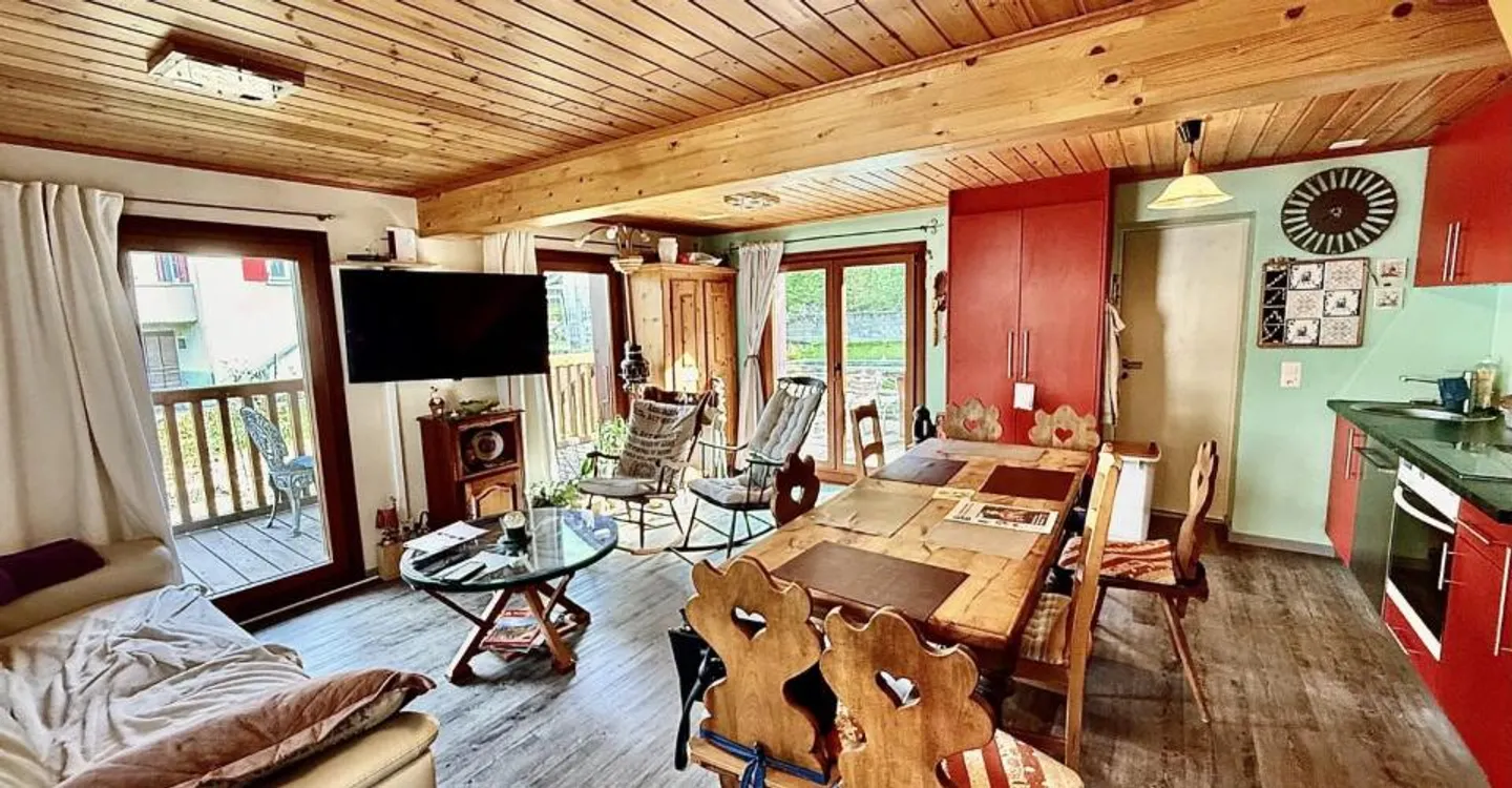 Casa Incantevole con Studio Indipendente - Foto 4 di 12