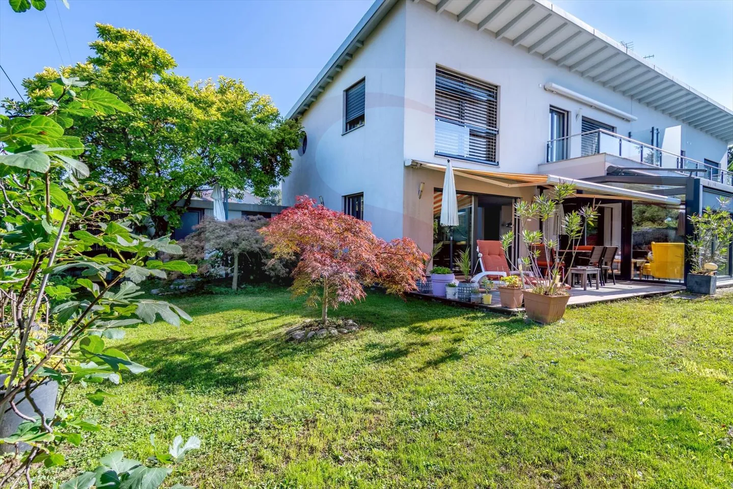 Bella villa bifamiliare con vista sulla campagna - Foto 1 di 13
