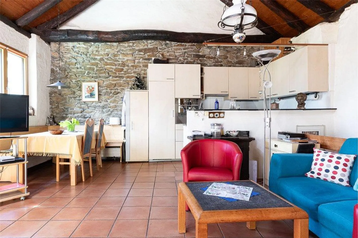 Casa familiare con piscina - Foto 6 di 13