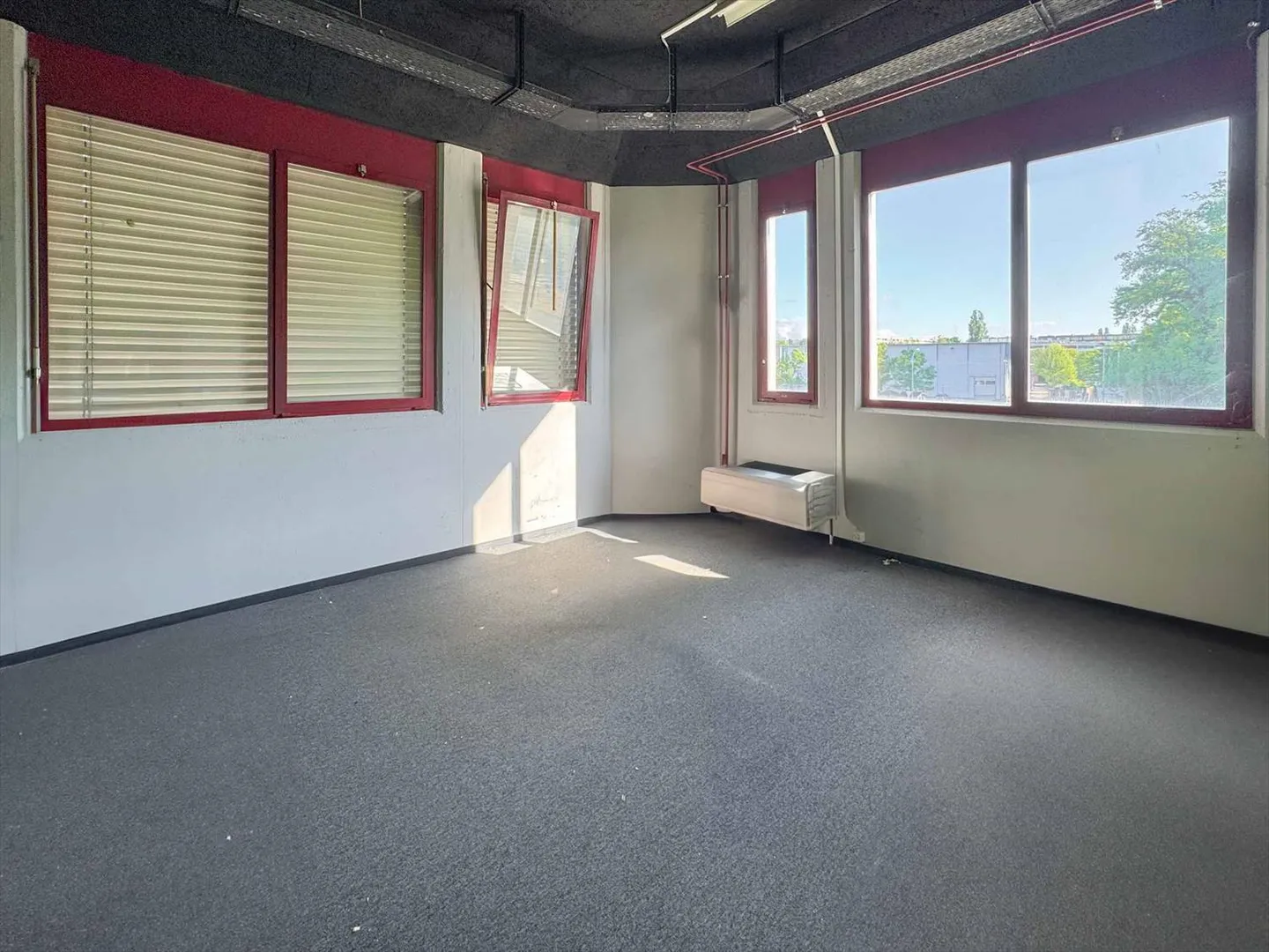 Heller Workshop von 365 m² in Meyrin - Foto 5 von 11
