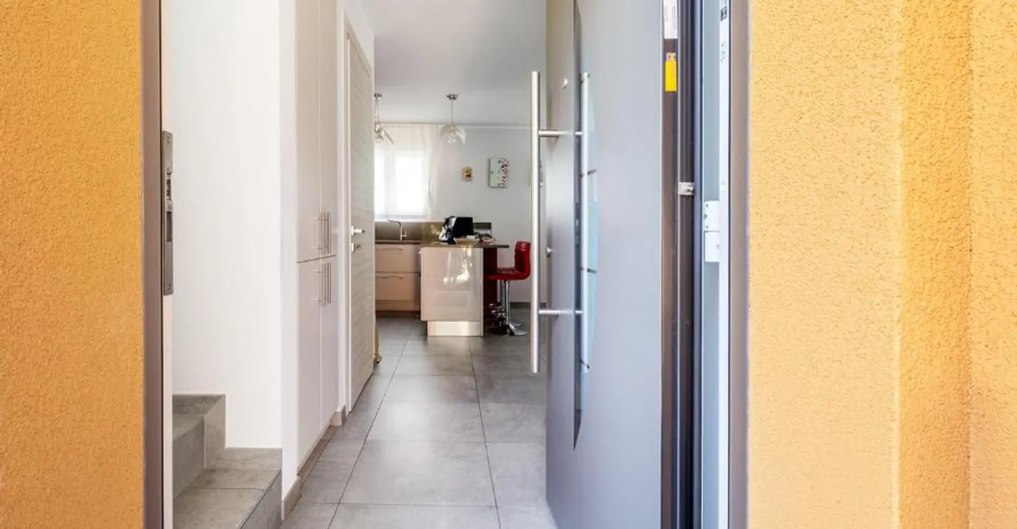 Casa Ideale per la Famiglia a Biasca - Foto 2 di 12