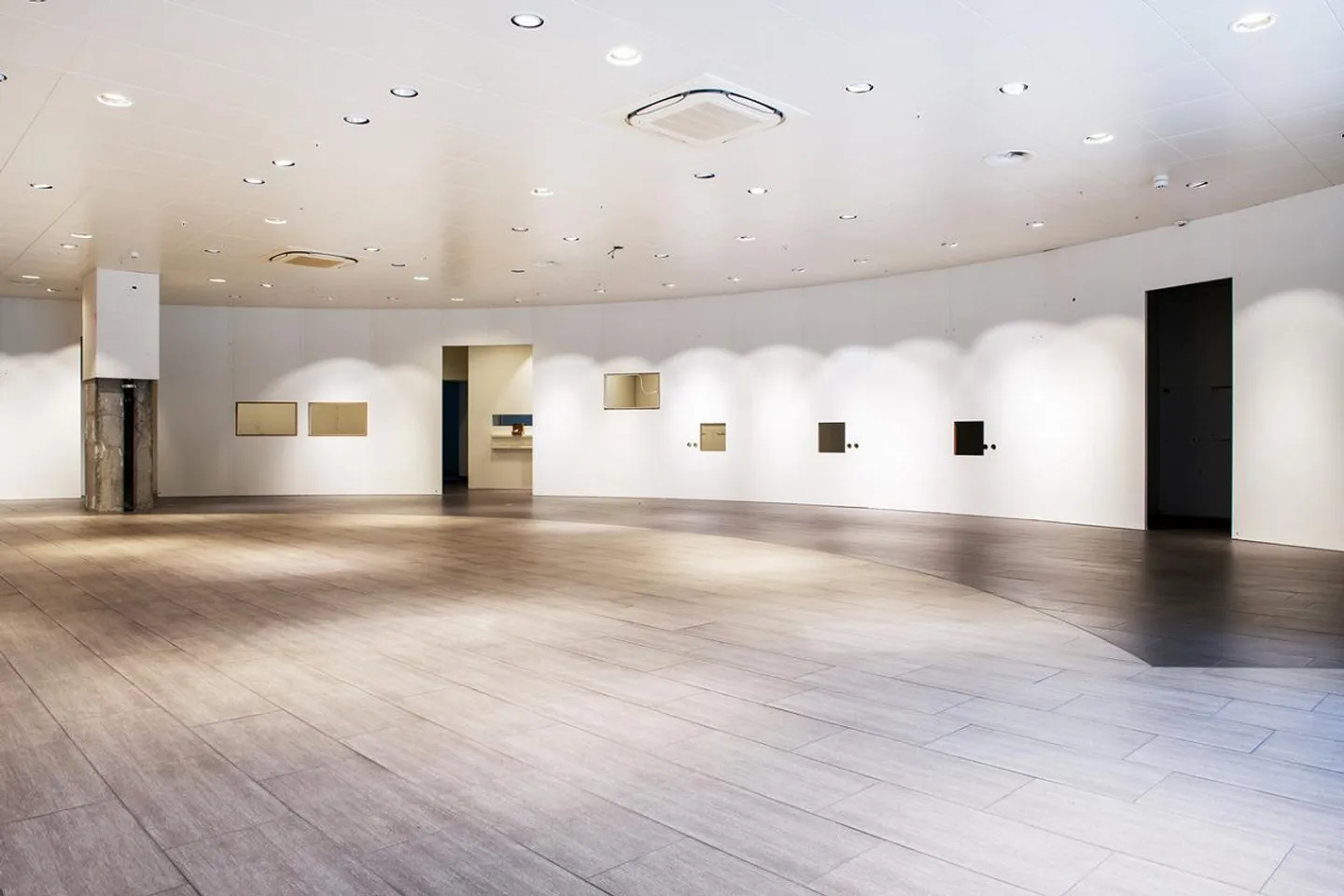 Espace commercial d'environ 220m² dans le centre de quartier - Migros Birsfelden - Photo 1 sur 6