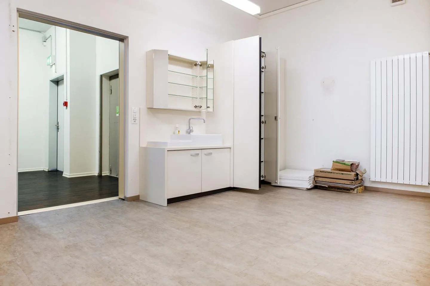 Espace commercial d'environ 220m² dans le centre de quartier - Migros Birsfelden - Photo 5 sur 6