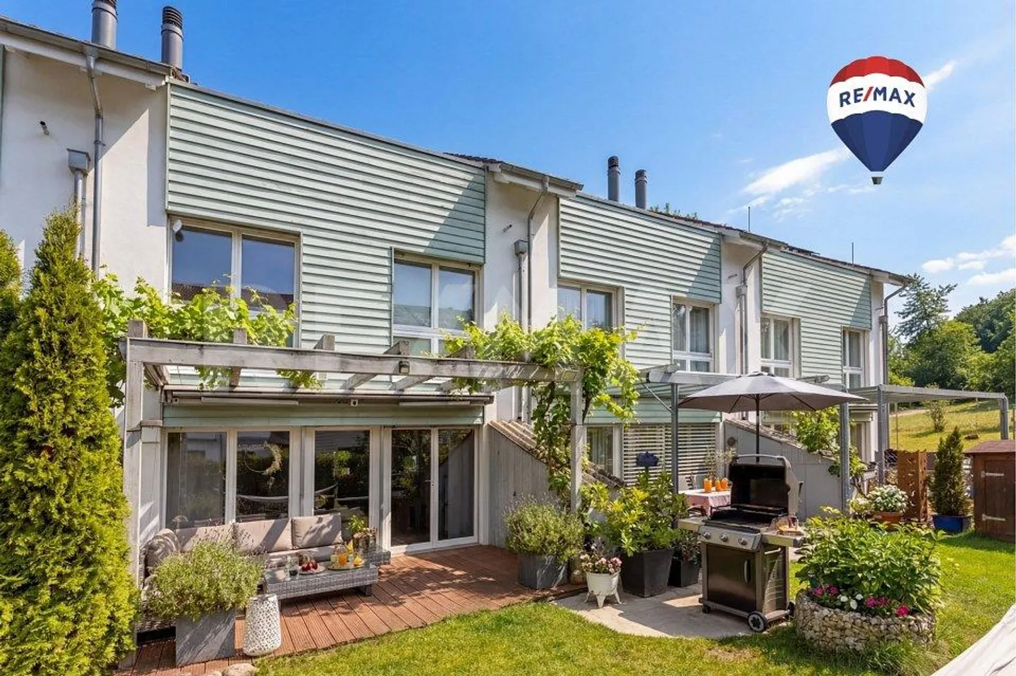 Maison individuelle moderne de 5,5 pièces dans un quartier résidentiel prisé - Photo 1 sur 10