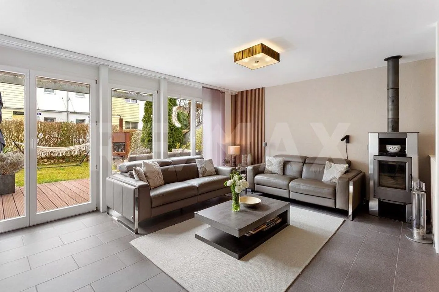 Maison individuelle moderne de 5,5 pièces dans un quartier résidentiel prisé - Photo 4 sur 10