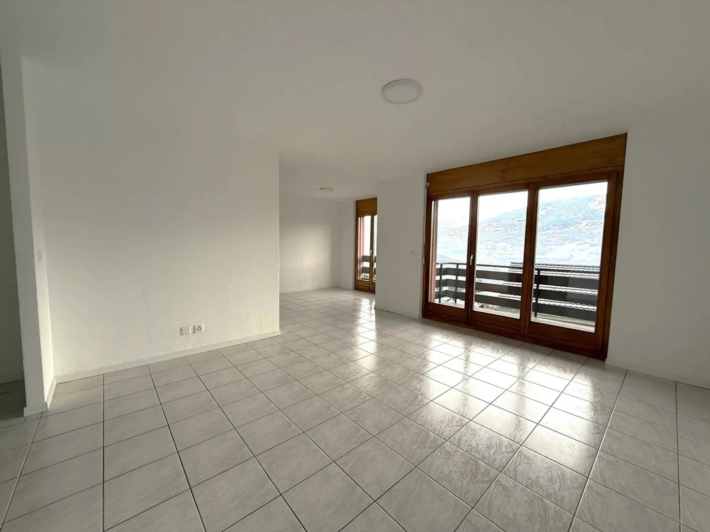 Charmant appartement 4.5 pièces - Photo 2 sur 13