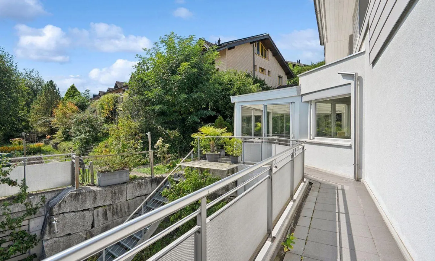 LIVING AND WORKING PERFECTLY COMBINED - CITY-CLOSE, IDYLLIC AND EXCLUSIVE - Photo 2 of 23