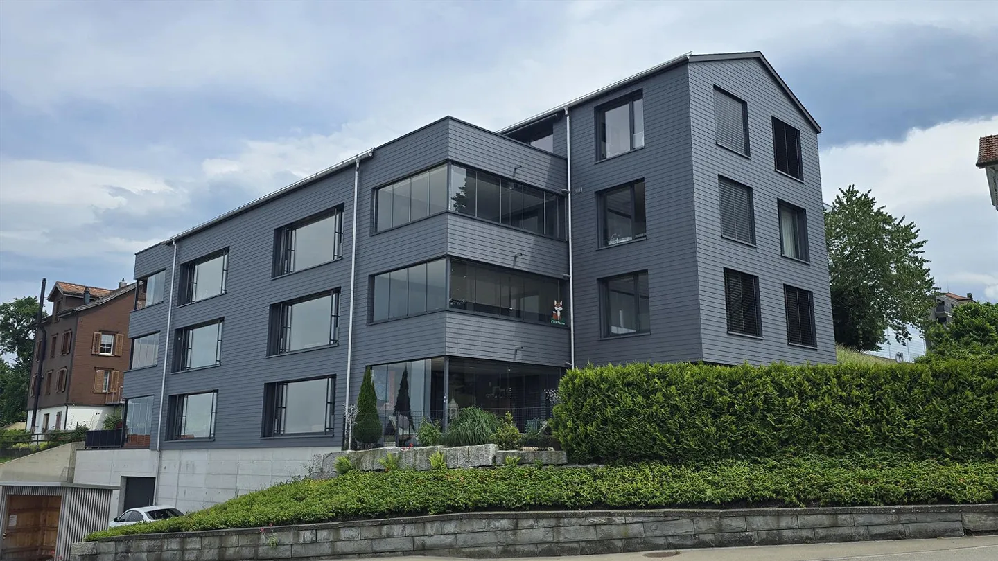 Moderno attico di 4,5 stanze con vista mozzafiato a Wolfhalden - Foto 1 di 18