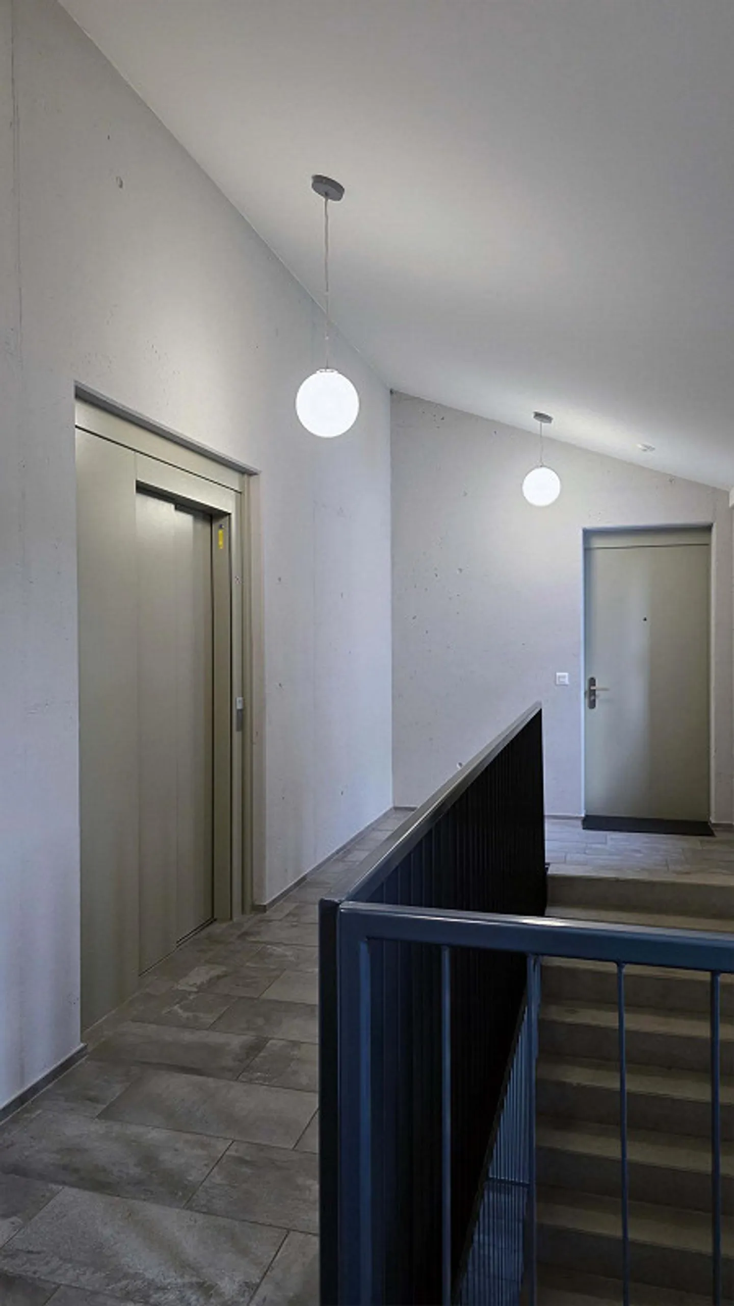 Moderno attico di 4,5 stanze con vista mozzafiato a Wolfhalden - Foto 4 di 18