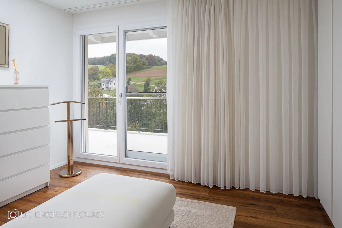 DREAM HOUSE IN ZEIHEN - LOTS OF SPACE, MODERN EQUIPMENT & SUNNY GARDEN - Photo 6 of 28