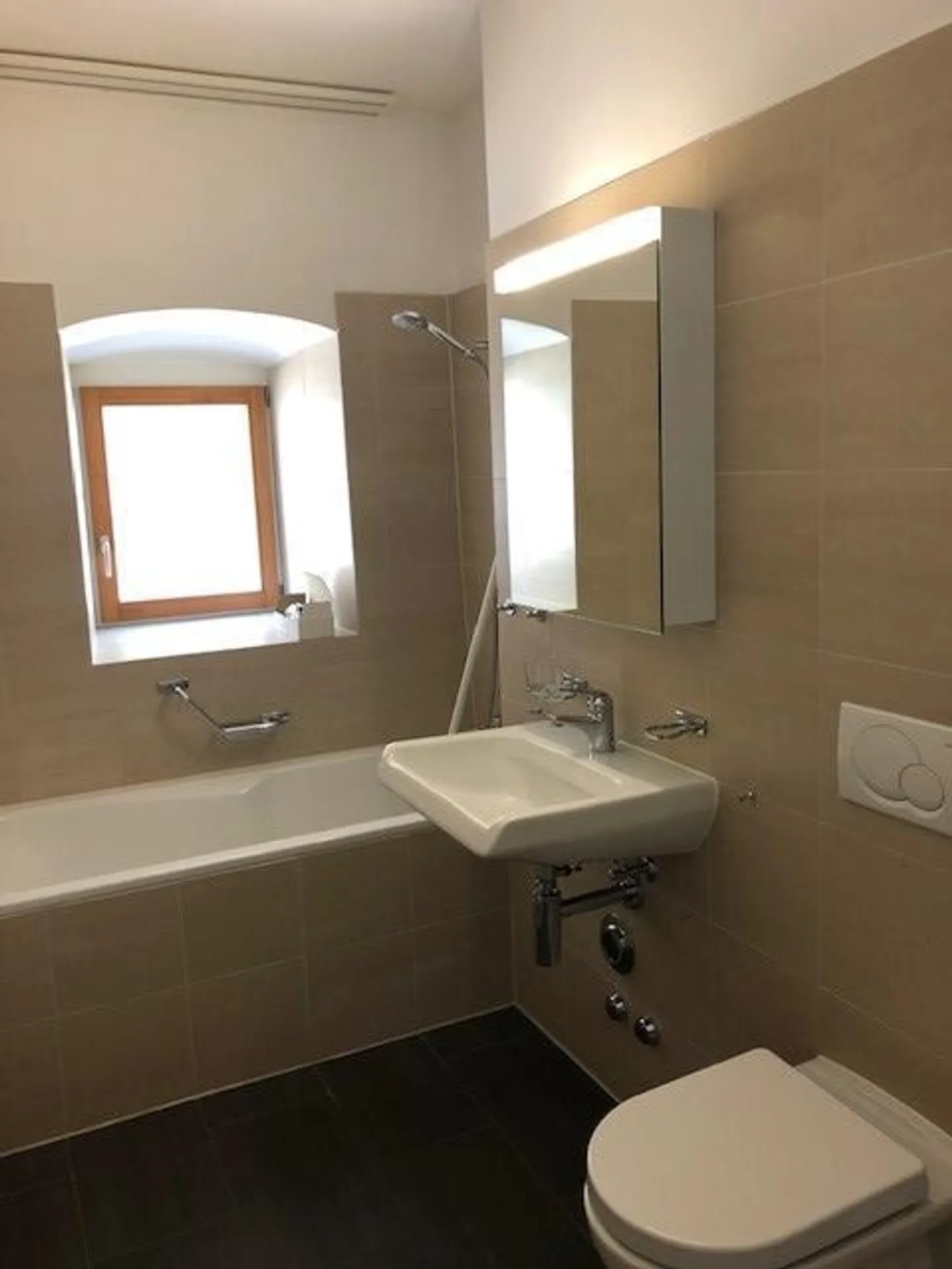 Vivre dans le centre du village de Haldenstein - Photo 3 sur 5