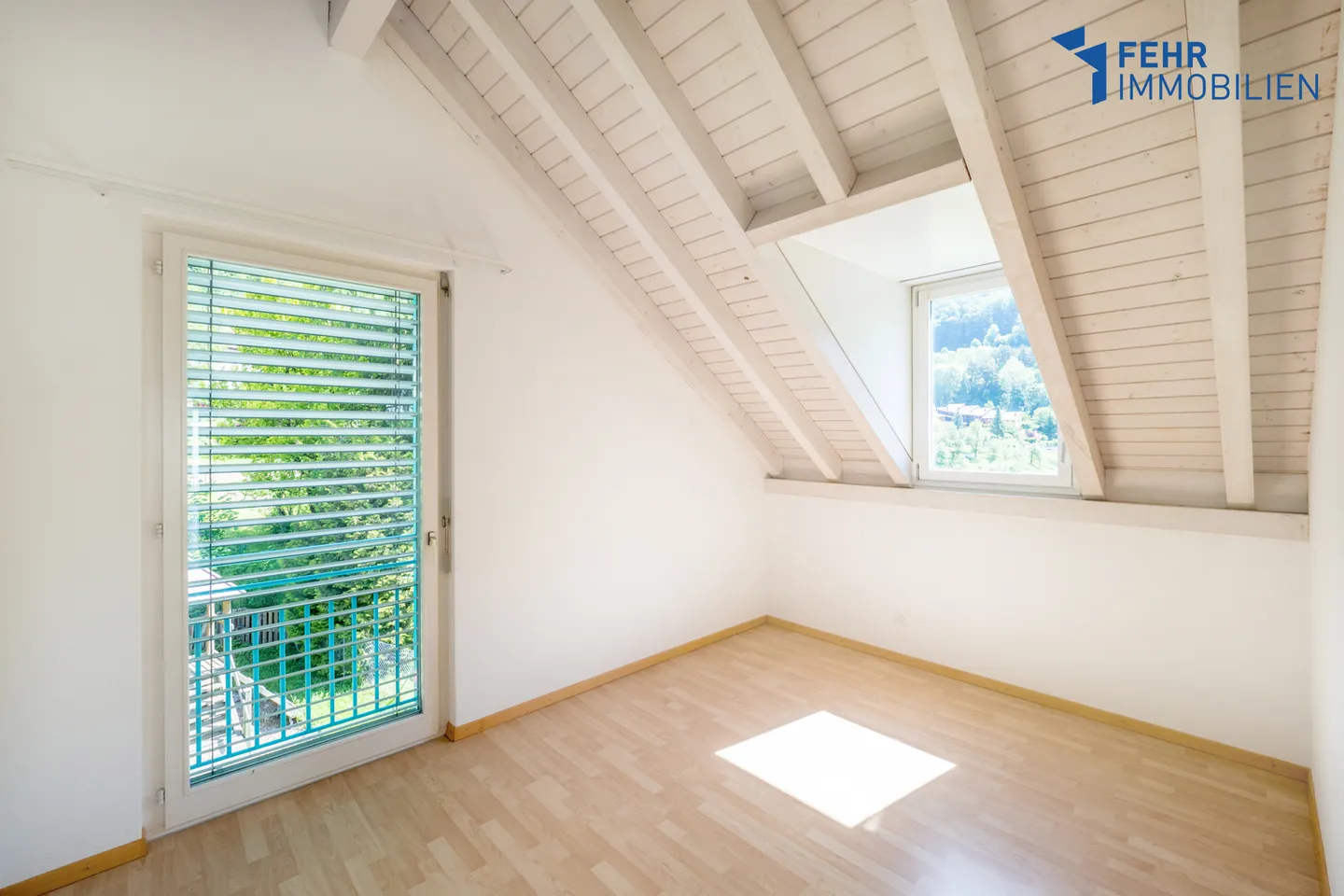 Fehr Immobilier - Appartement en attique confortable de 4,5 pièces - Photo 6 sur 9
