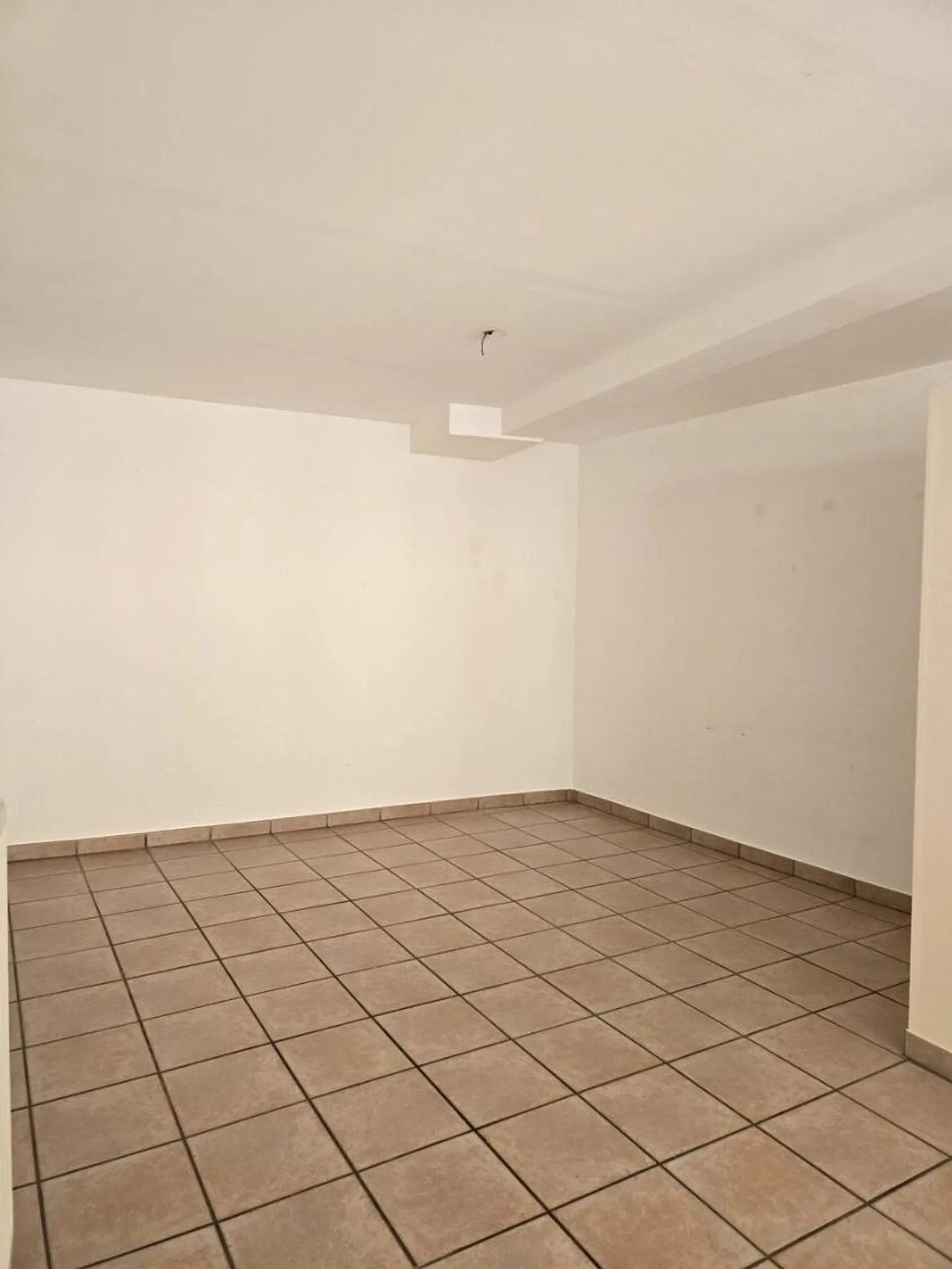Studio on the 1st floor with elevator - Photo 1 of 5