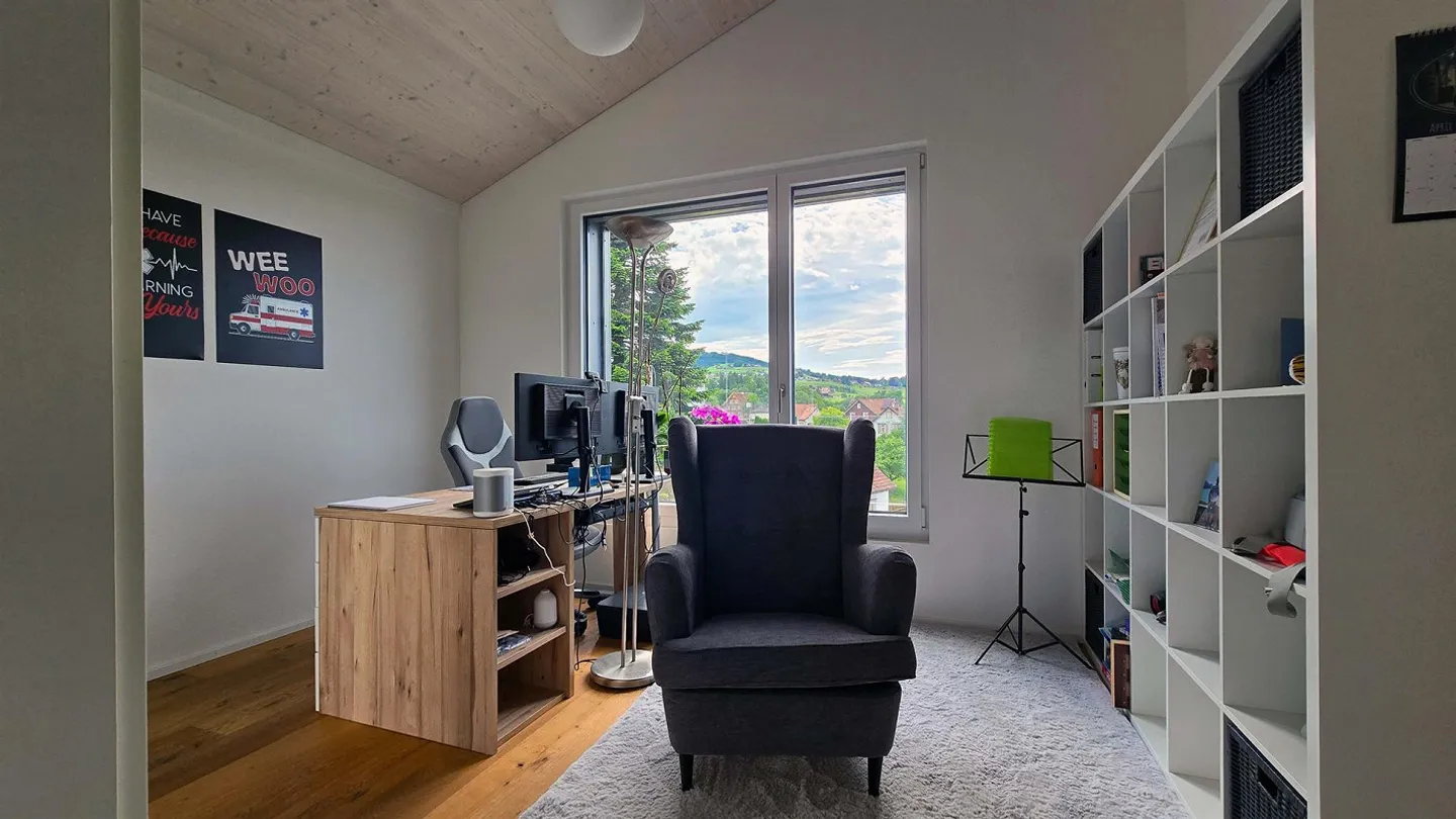 Moderno attico di 4,5 stanze con vista mozzafiato a Wolfhalden - Foto 13 di 18