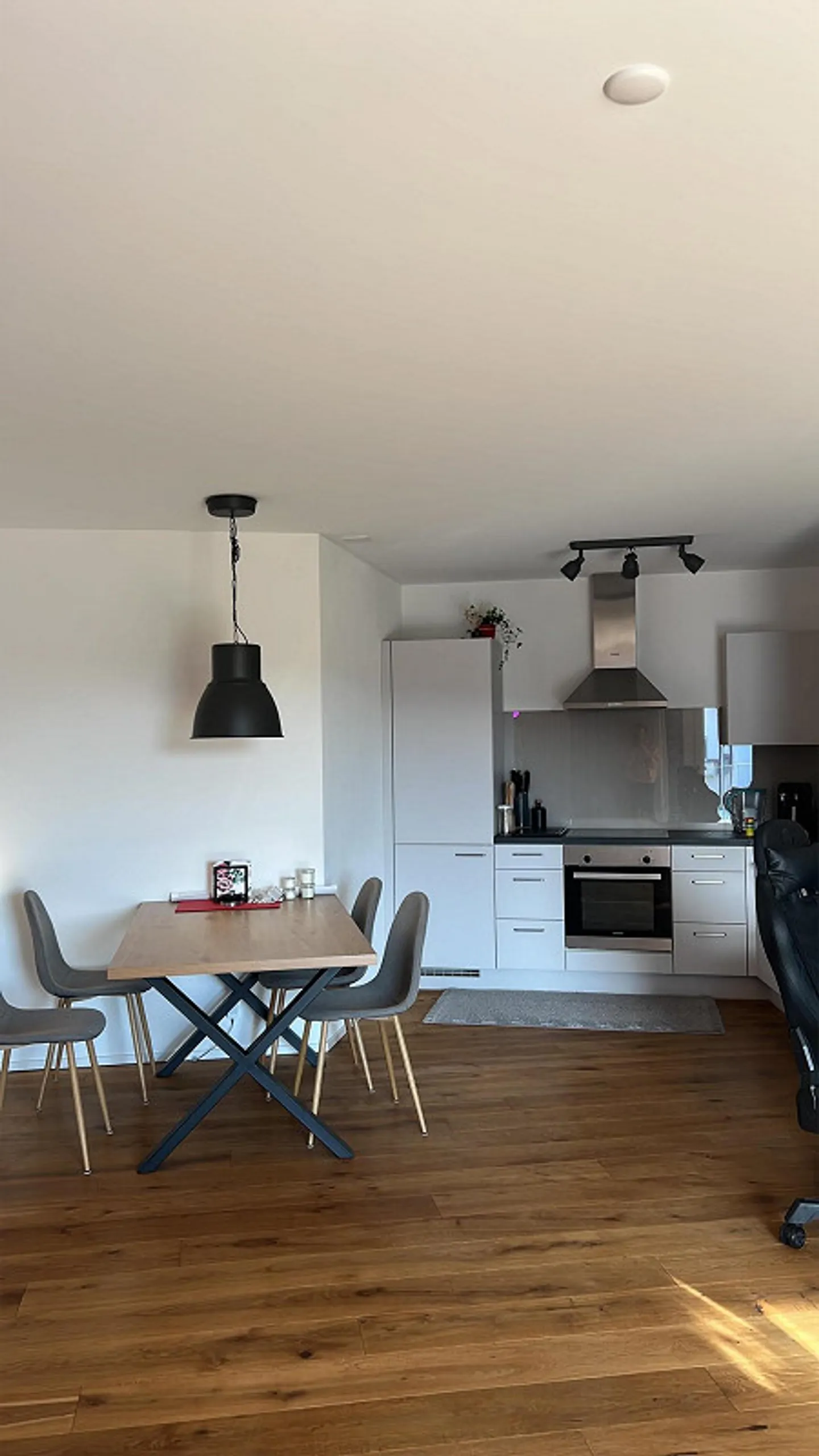 Charmante 2.5 Zimmer Wohnung - Foto 1 von 7