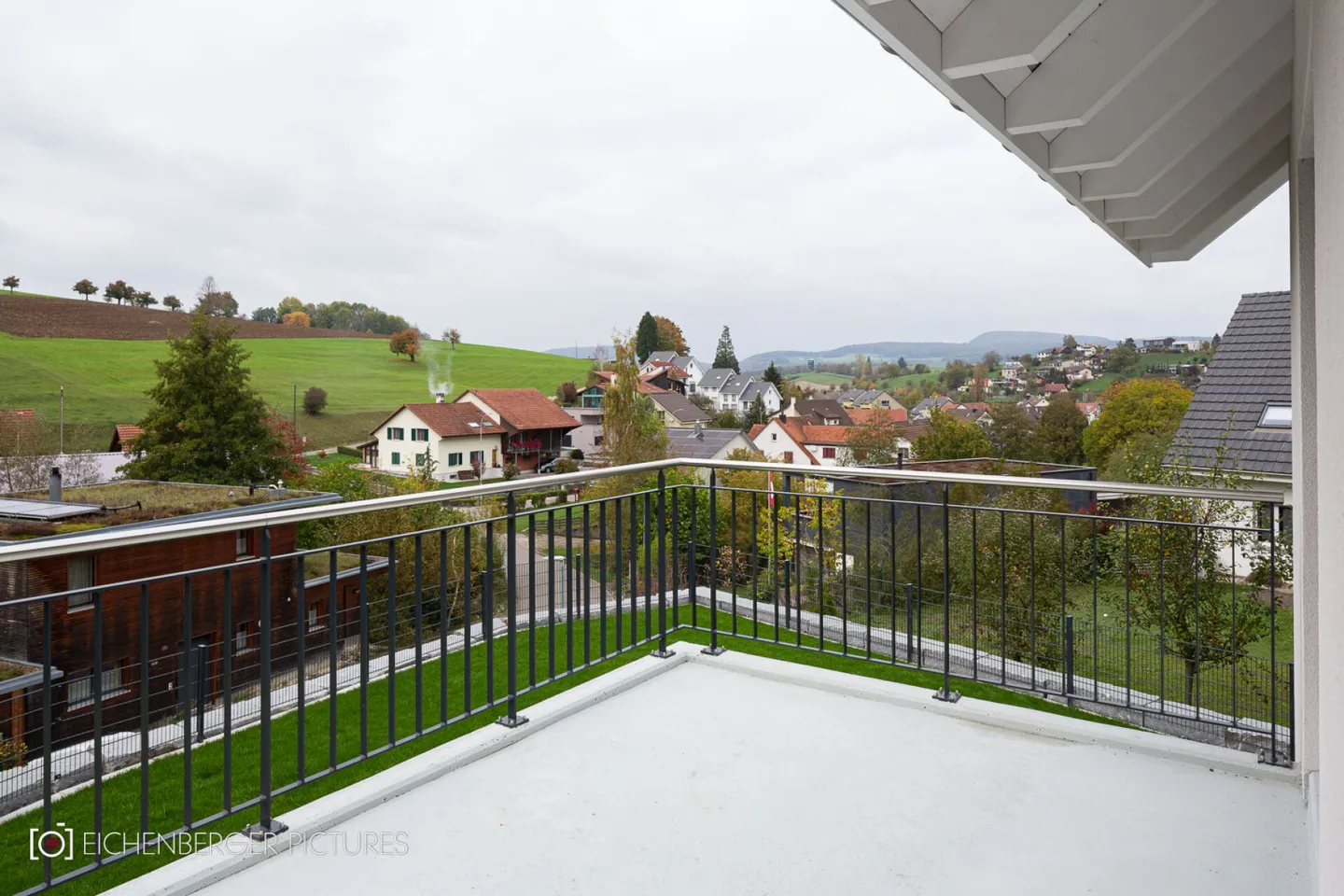 DREAM HOUSE IN ZEIHEN - LOTS OF SPACE, MODERN EQUIPMENT & SUNNY GARDEN - Photo 15 of 28