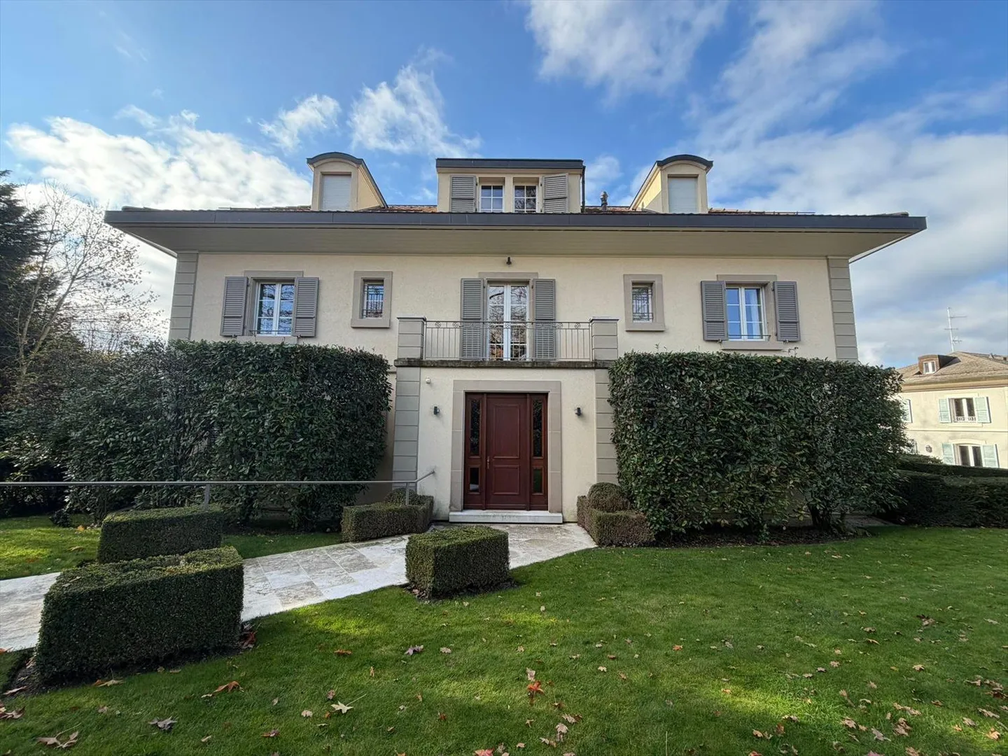 Appartement 6 pièces - Photo 1 sur 4