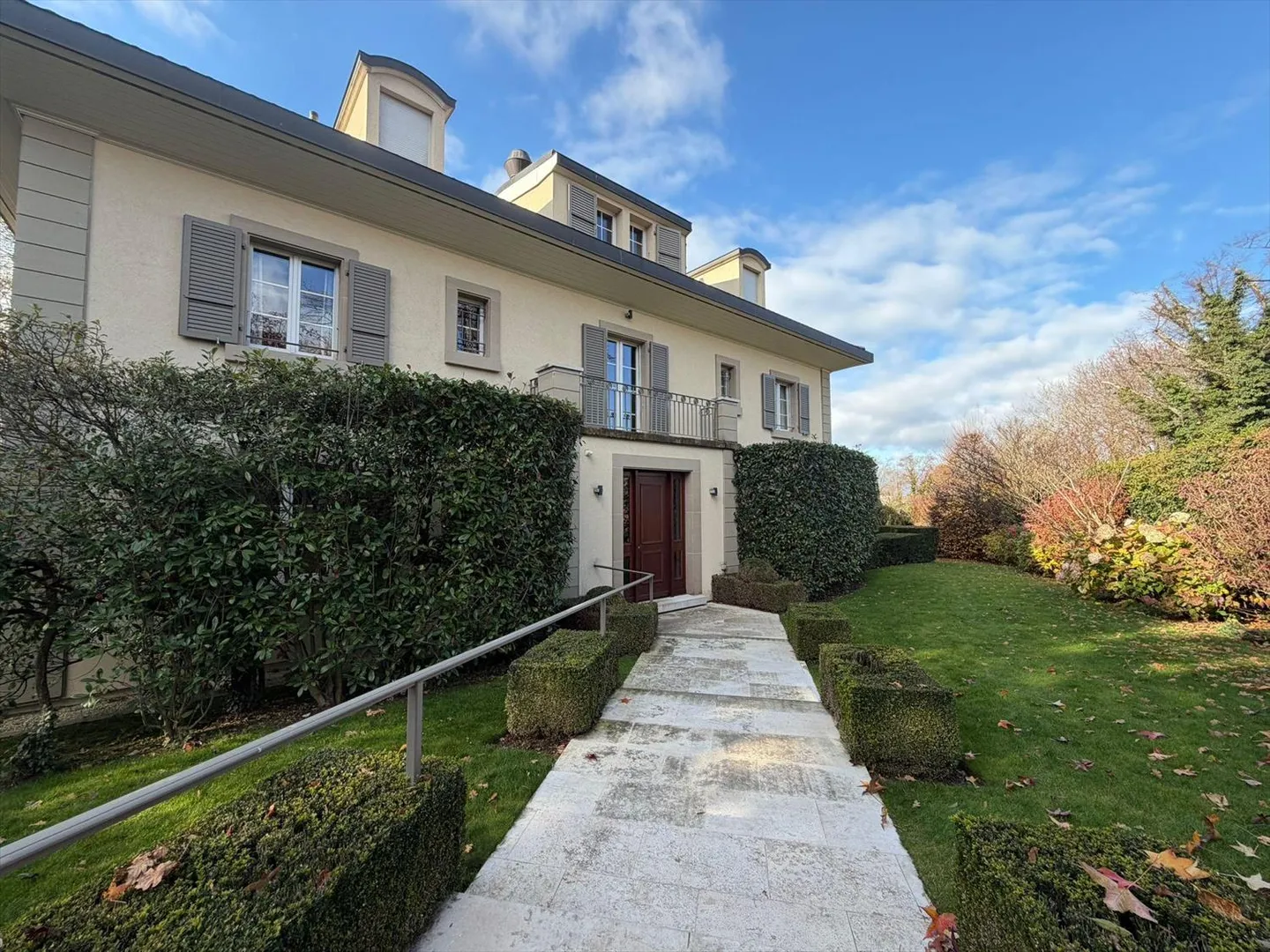 Appartement 6 pièces - Photo 2 sur 4