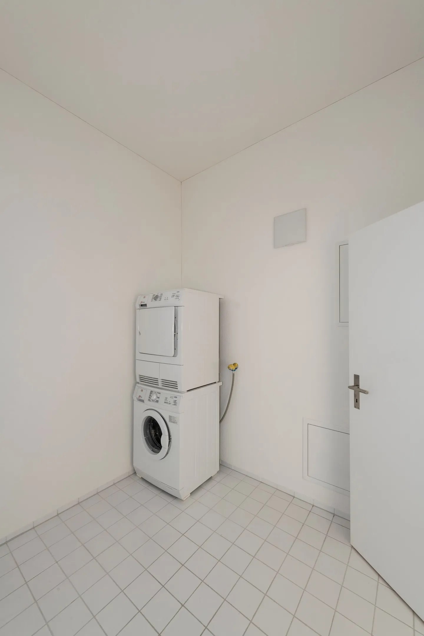 Atelier Abitativo Luminoso - Foto 4 di 4