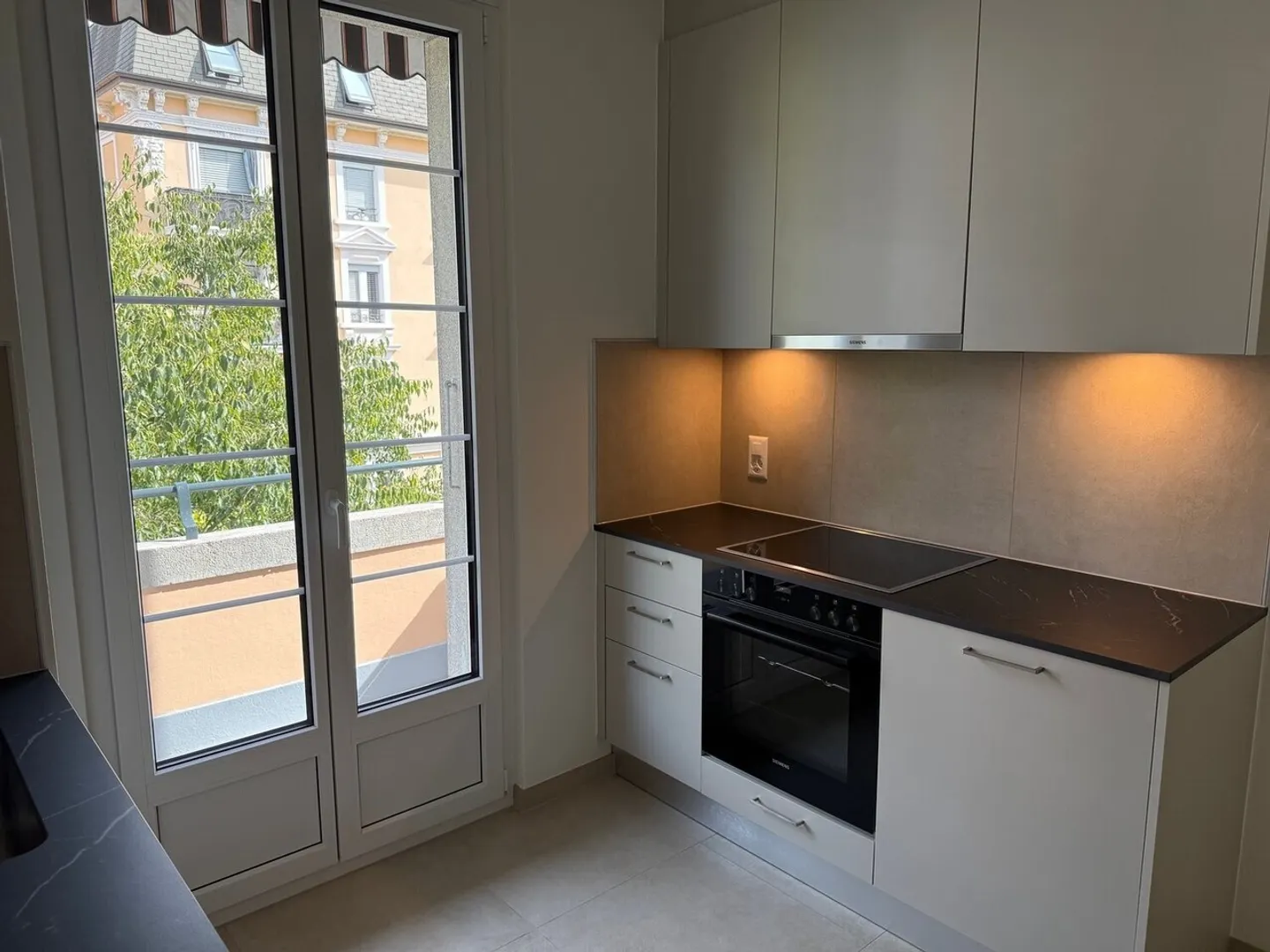 Charming 2.5-room fully renovated apartment - Photo 5 of 6