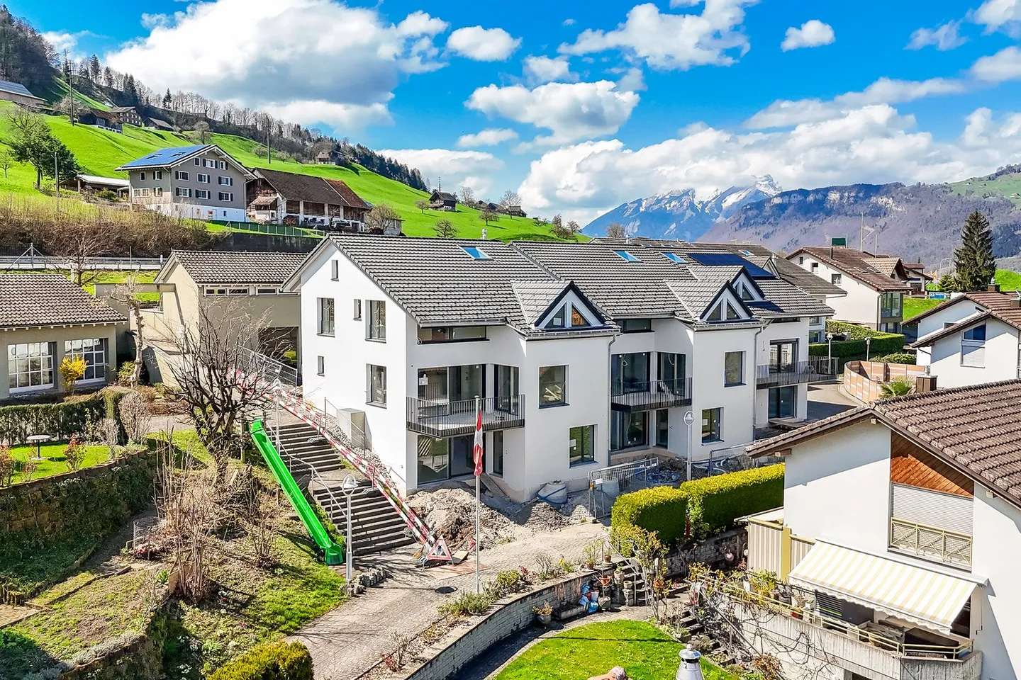 Modernes Einfamilienhaus mit Seeblick - Foto 3 von 10
