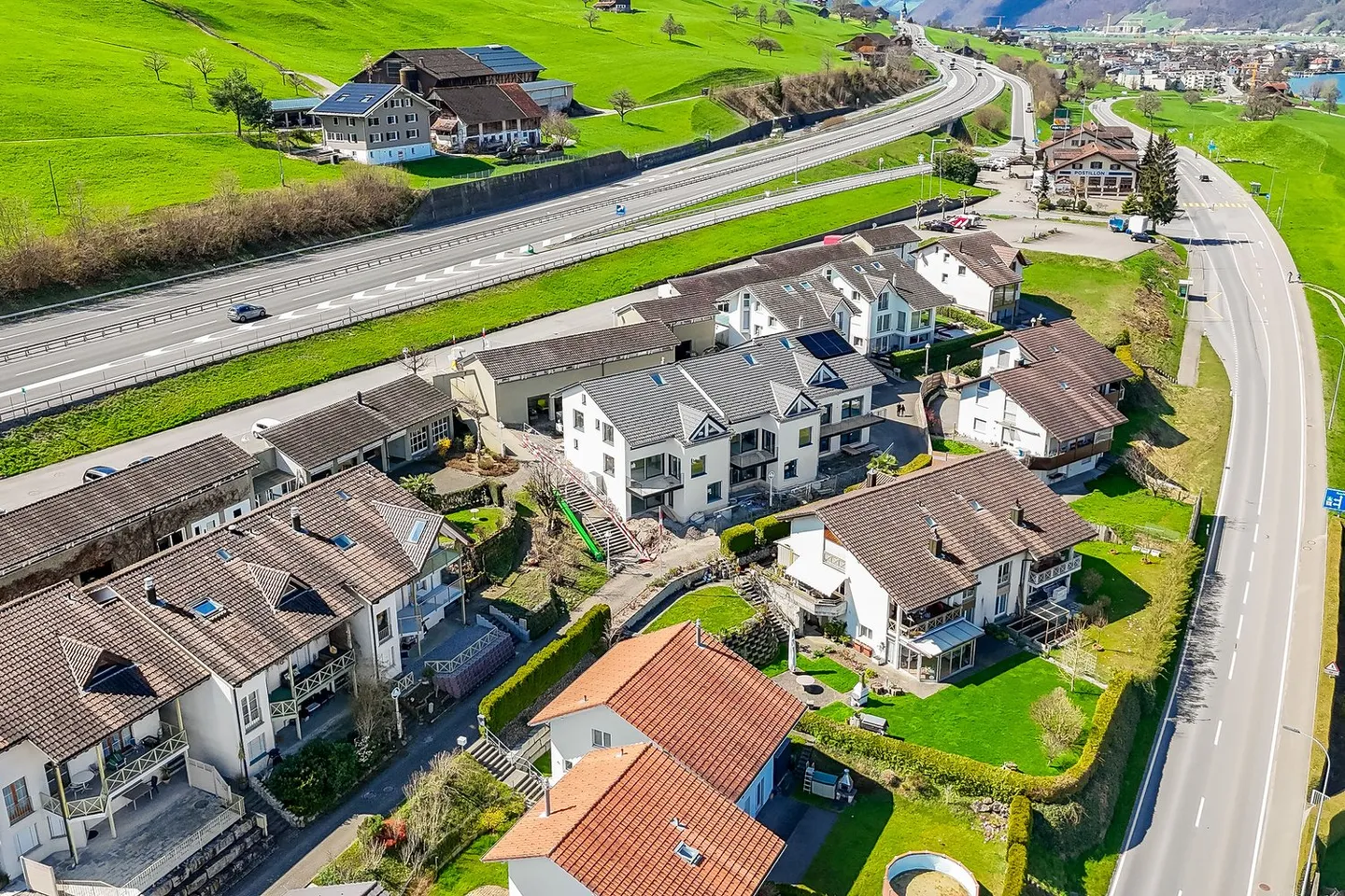 Modernes Einfamilienhaus mit Seeblick - Foto 4 von 10