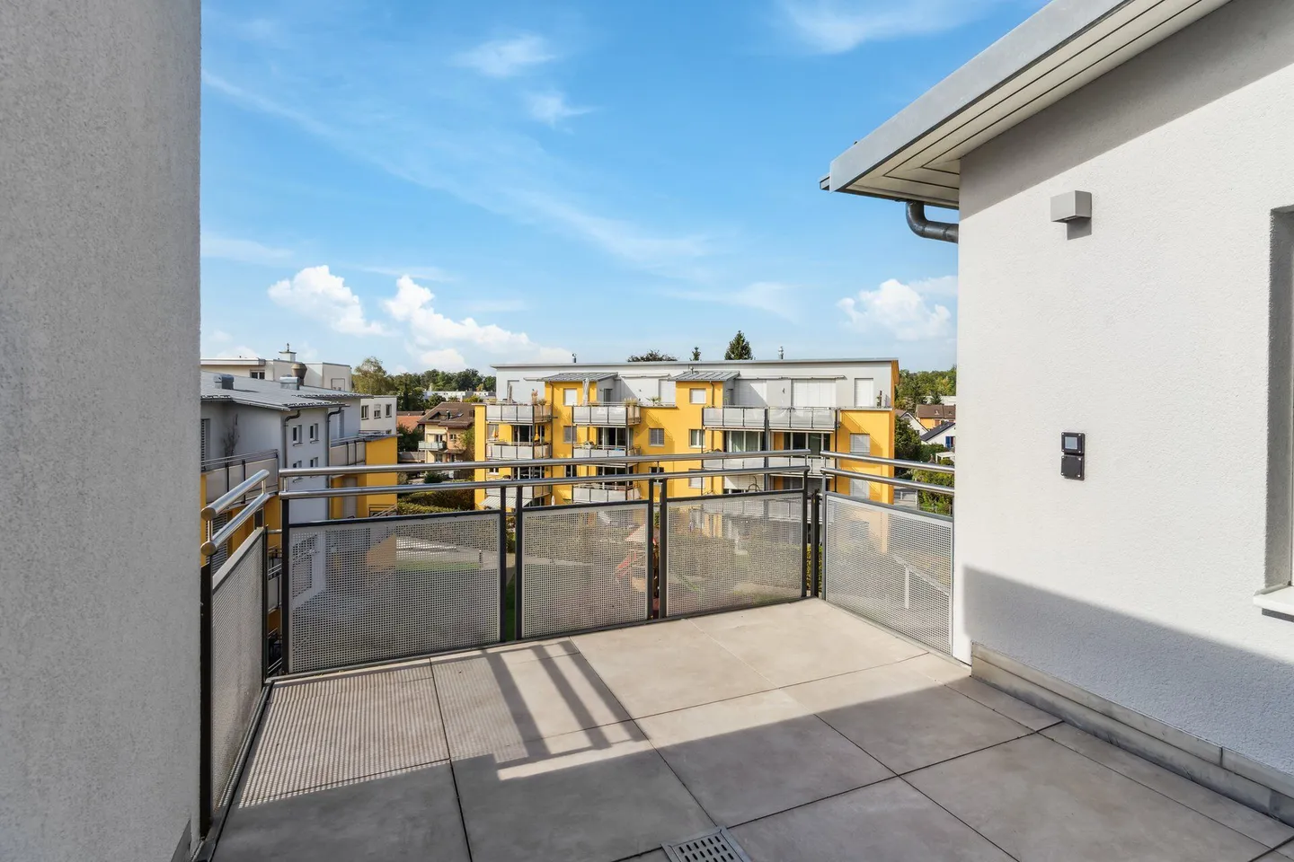 Appartement penthouse luxueux avec 4 terrasses, cheminée et vue panoramique - Photo 8 sur 10