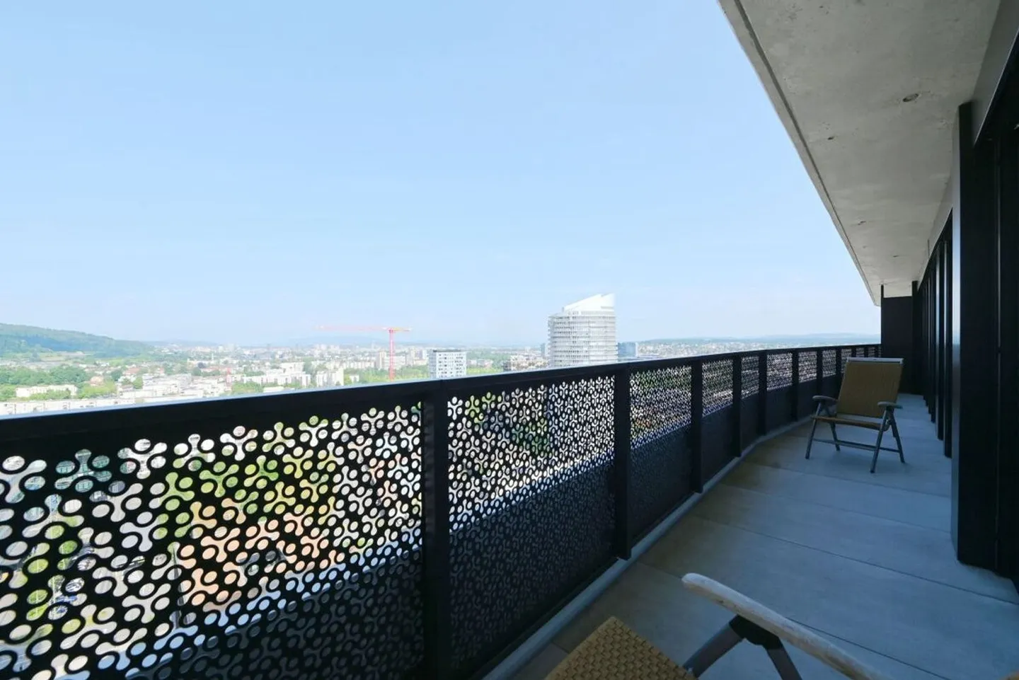 Vue panoramique dans le standard de propriété - Photo 2 sur 13