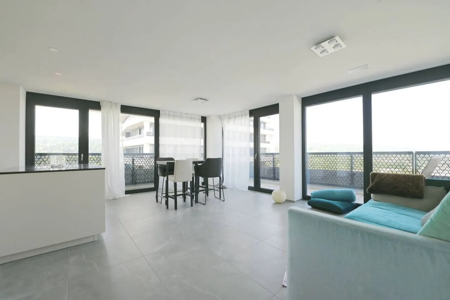 Vue panoramique dans le standard de propriété - Photo 5 sur 13