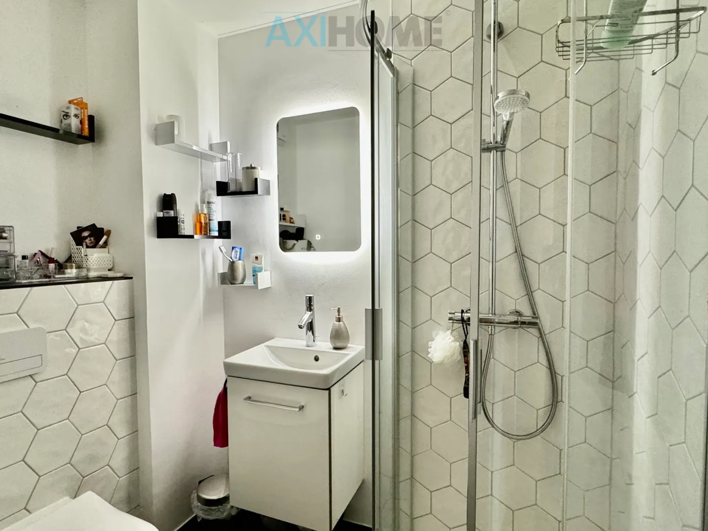 EXKLUSIV, nur wenige Schritte vom See entfernt mit außergewöhnlichem Blick - Foto 11 von 18