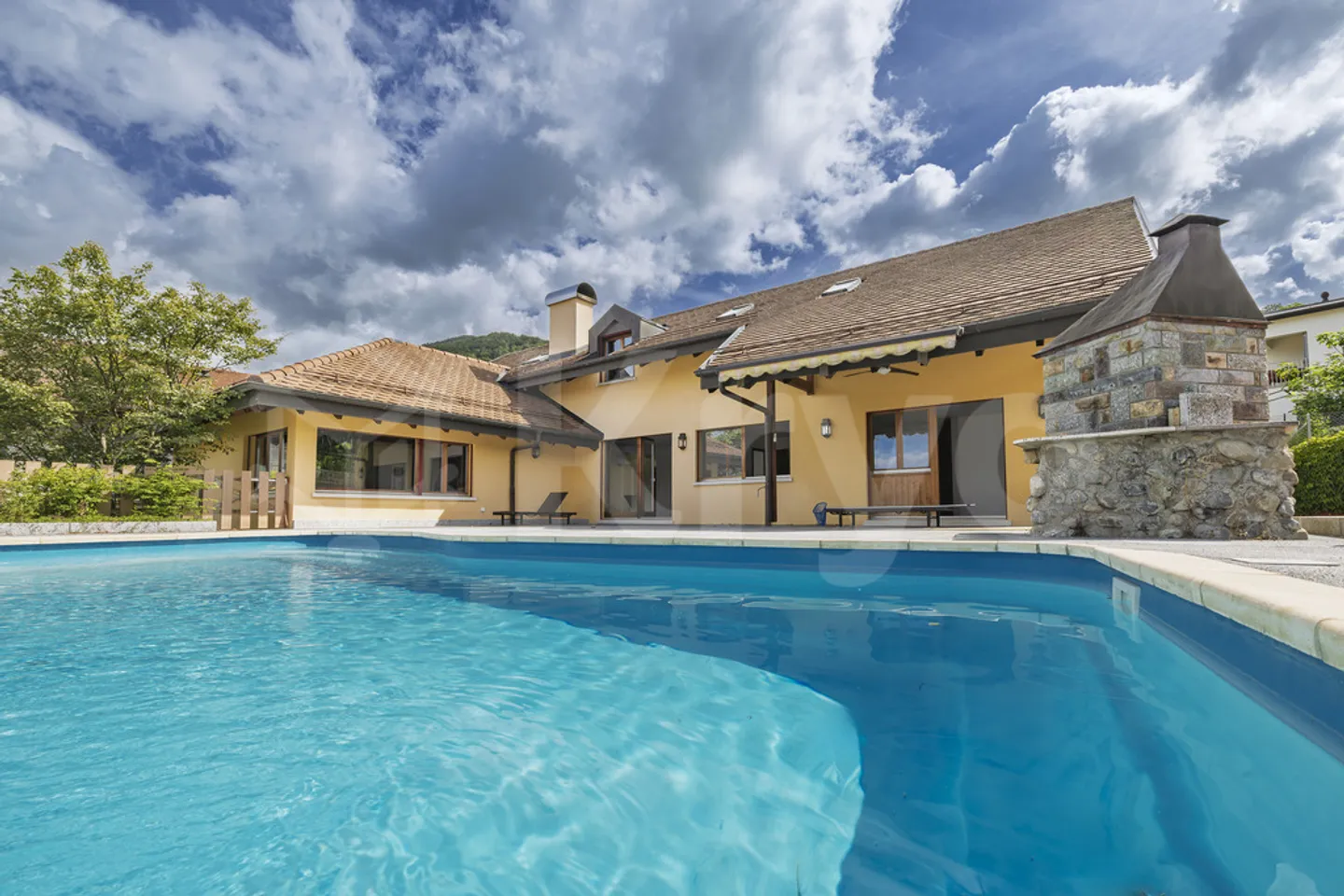 Villa d'exception avec vue lac - Photo 1 sur 12
