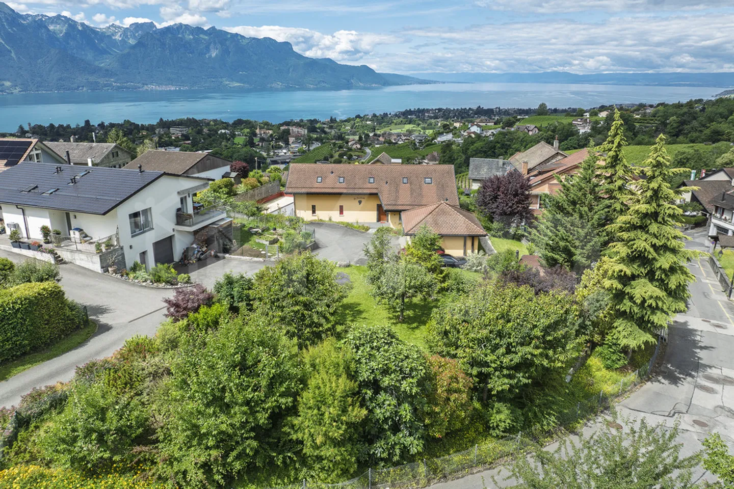 Villa d'exception avec vue lac - Photo 2 sur 12