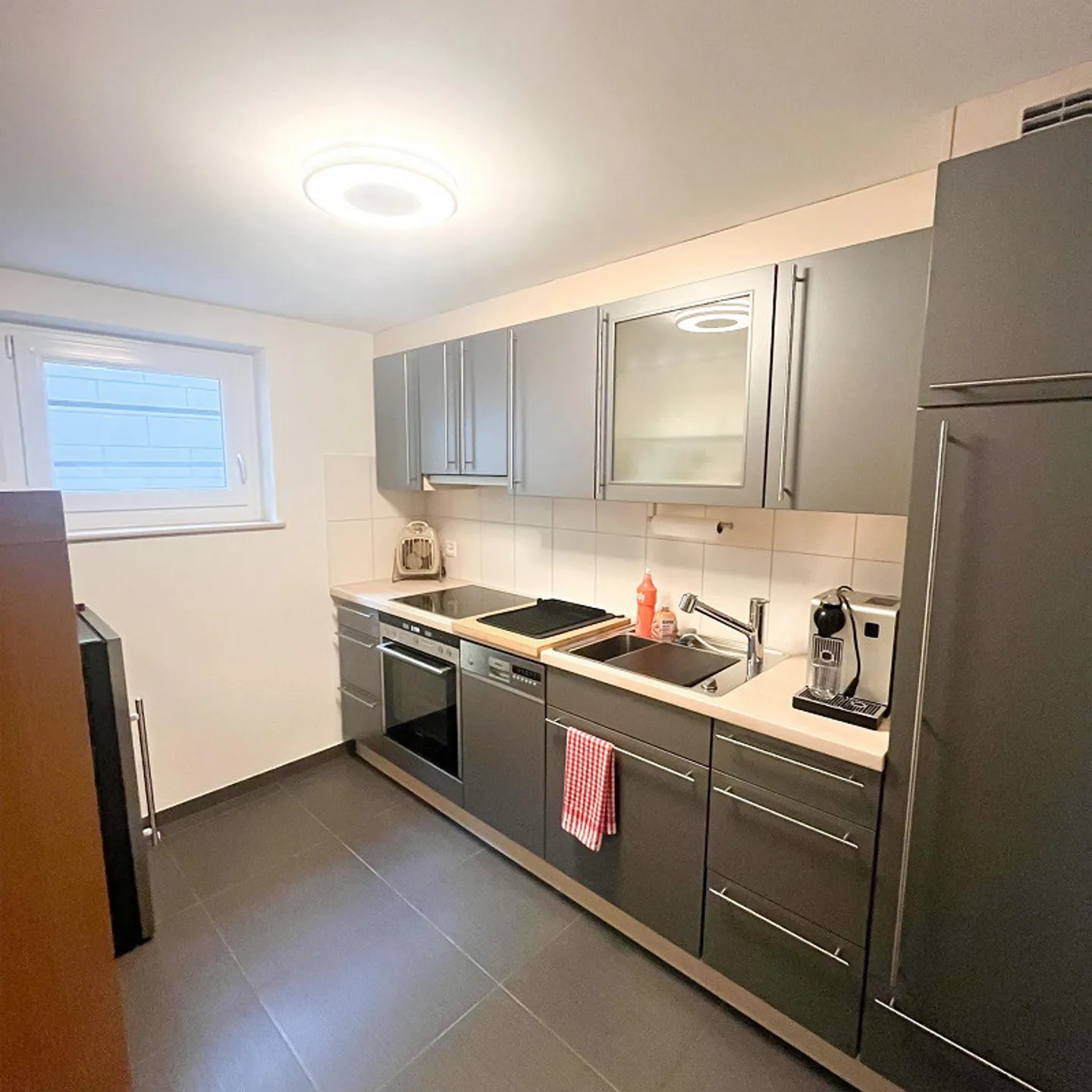 5.5-Zimmer Einfamilienhaus mit Einliegerwohnung und Fernsicht - Foto 13 von 15