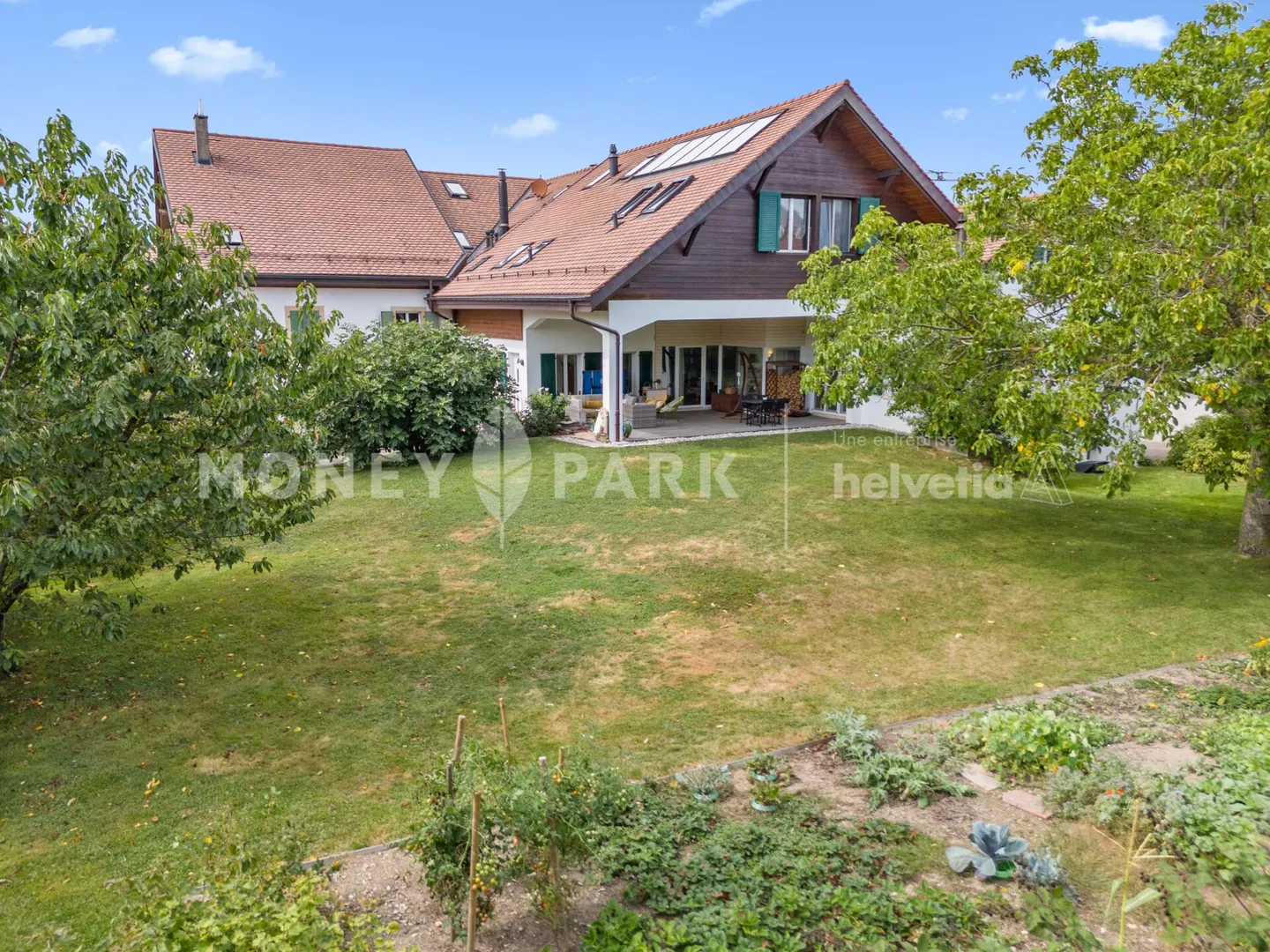 Dorfhaus mit 5,5 Zimmern - Foto 1 von 16