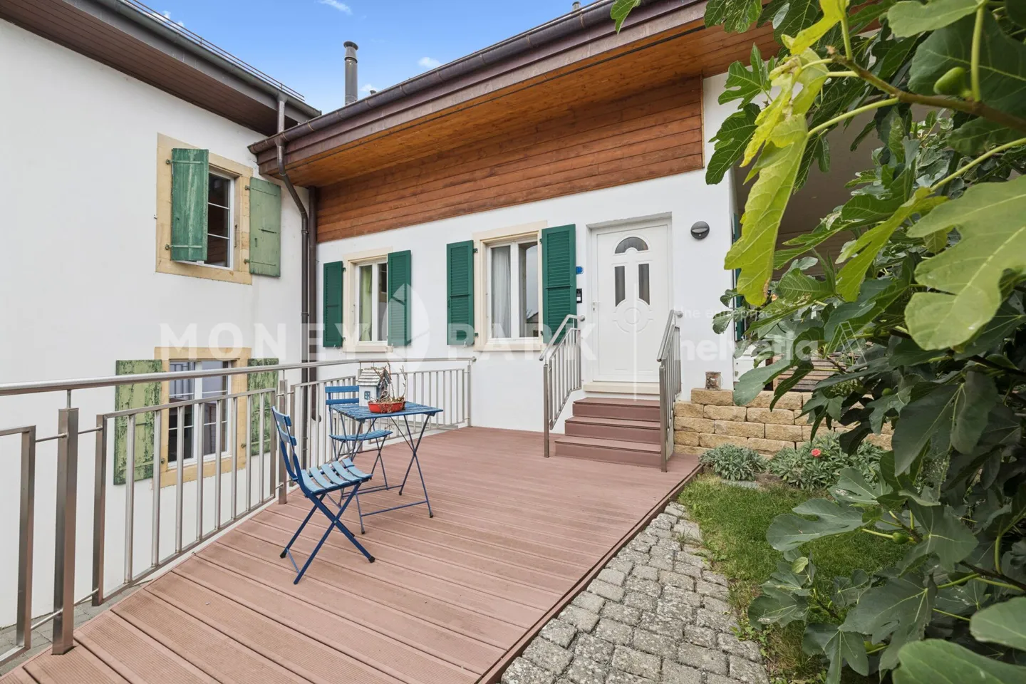 Dorfhaus mit 5,5 Zimmern - Foto 2 von 16