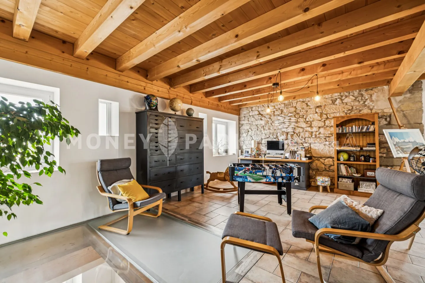 Dorfhaus mit 5,5 Zimmern - Foto 5 von 16