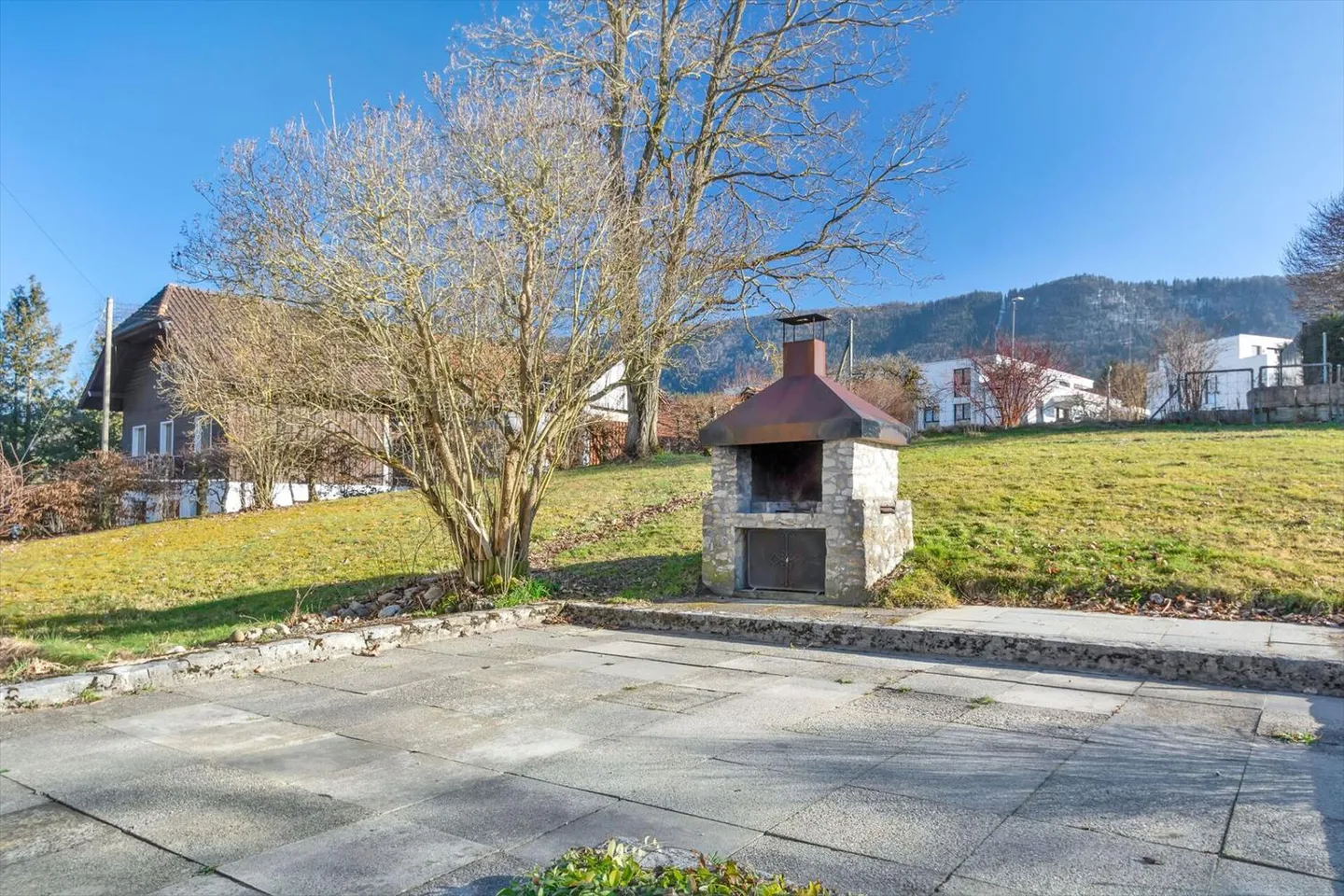 Reconvilier, villa de 4.5pces avec atelier et 3 garages - Photo 7 sur 13
