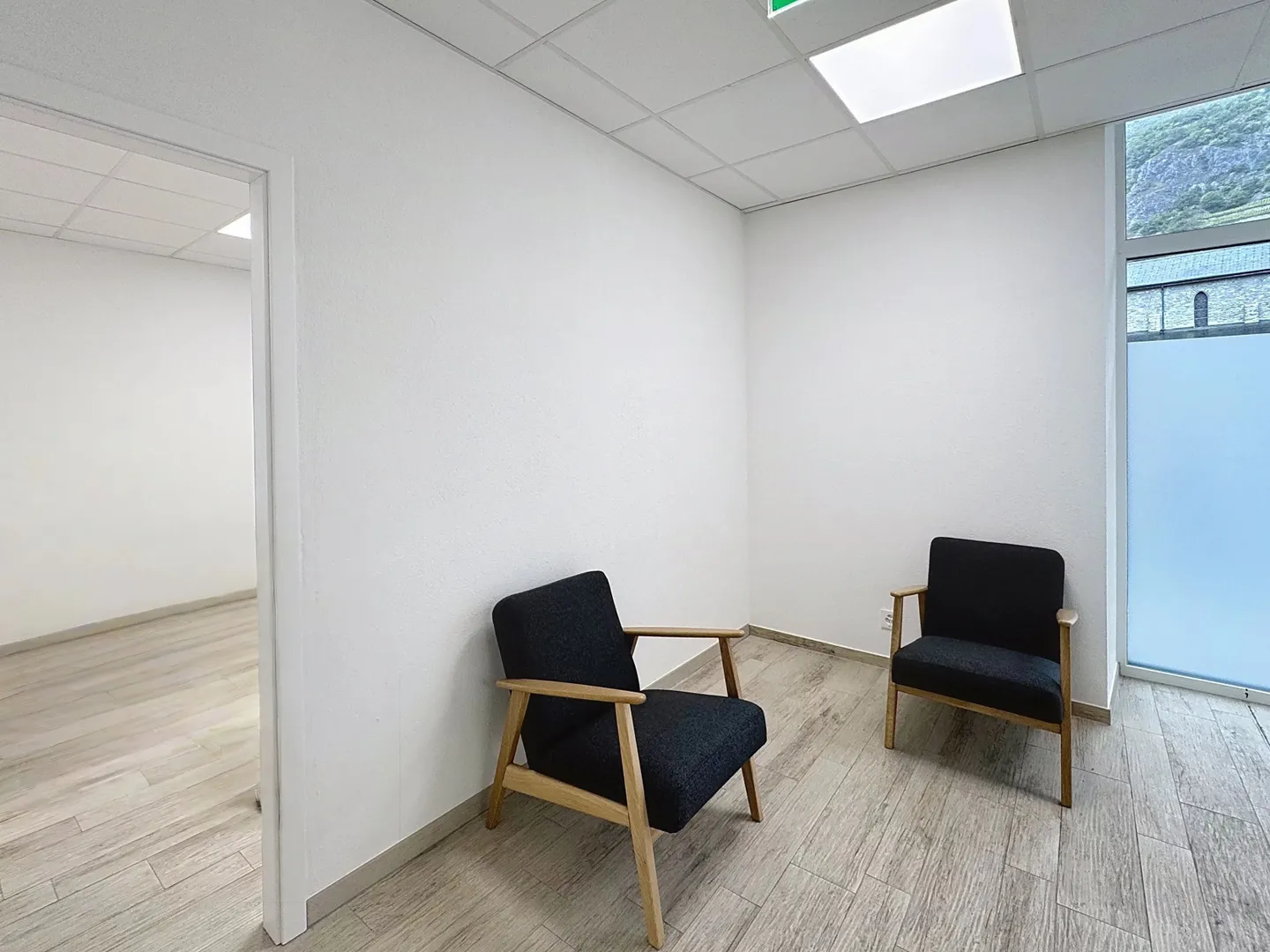 Espace Commercial Spacieux à Ardon - Photo 5 sur 10