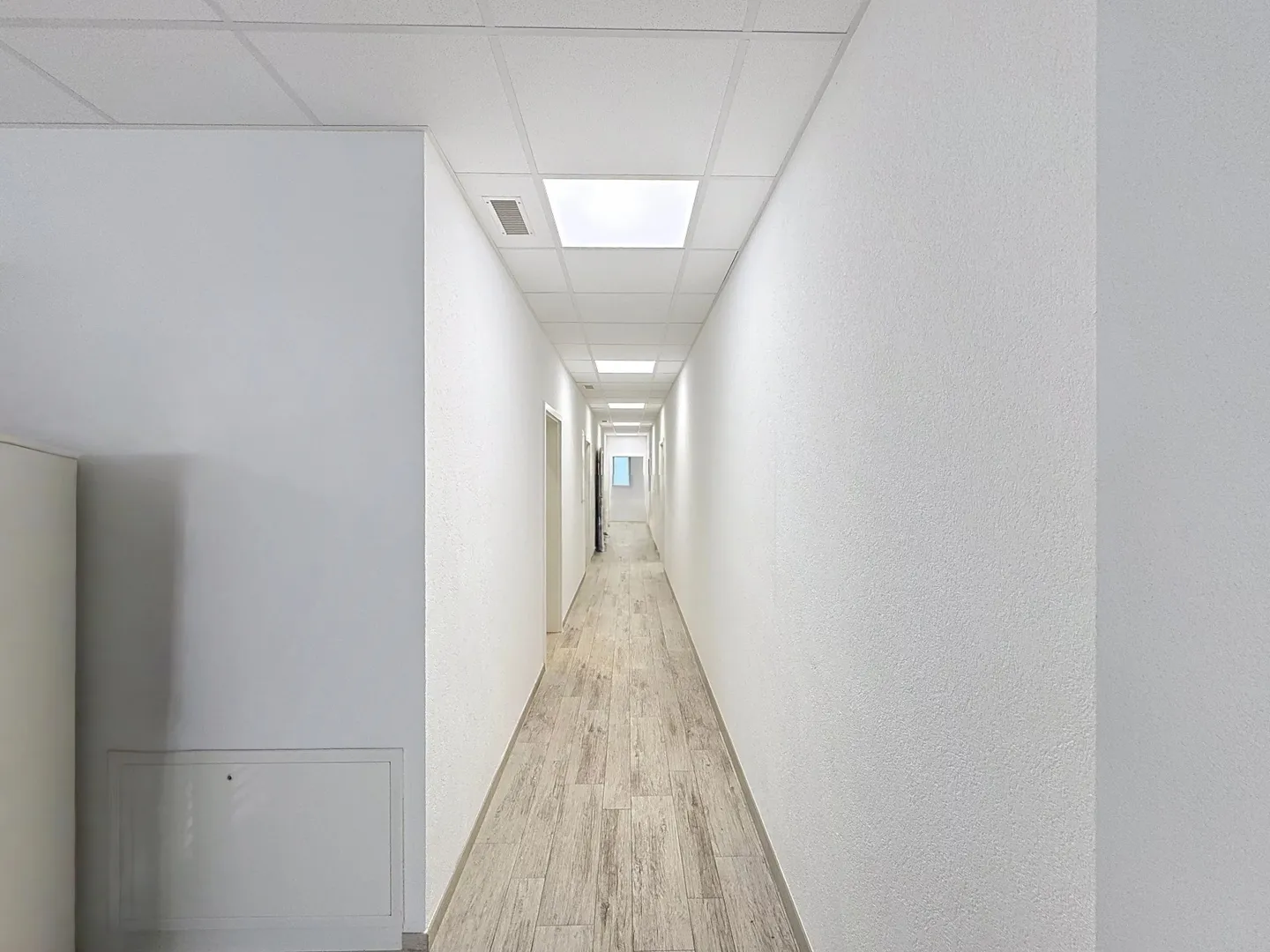 Espace Commercial Spacieux à Ardon - Photo 7 sur 10