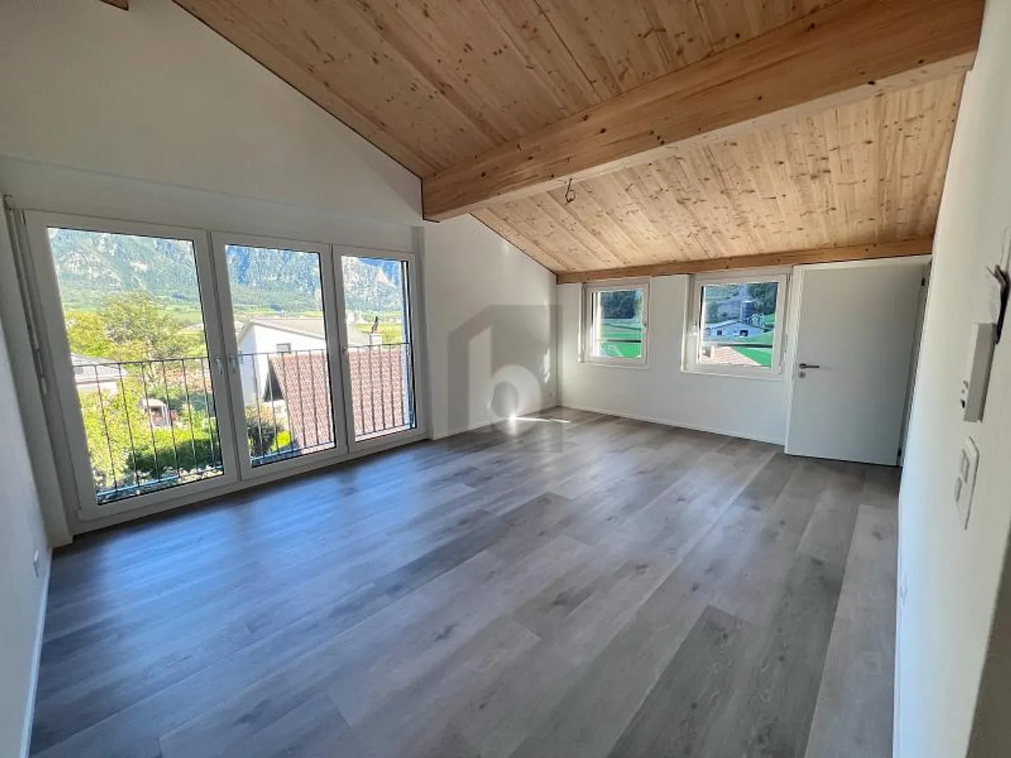 LA TUA NUOVA CASA CON FASCINO - Foto 2 di 6