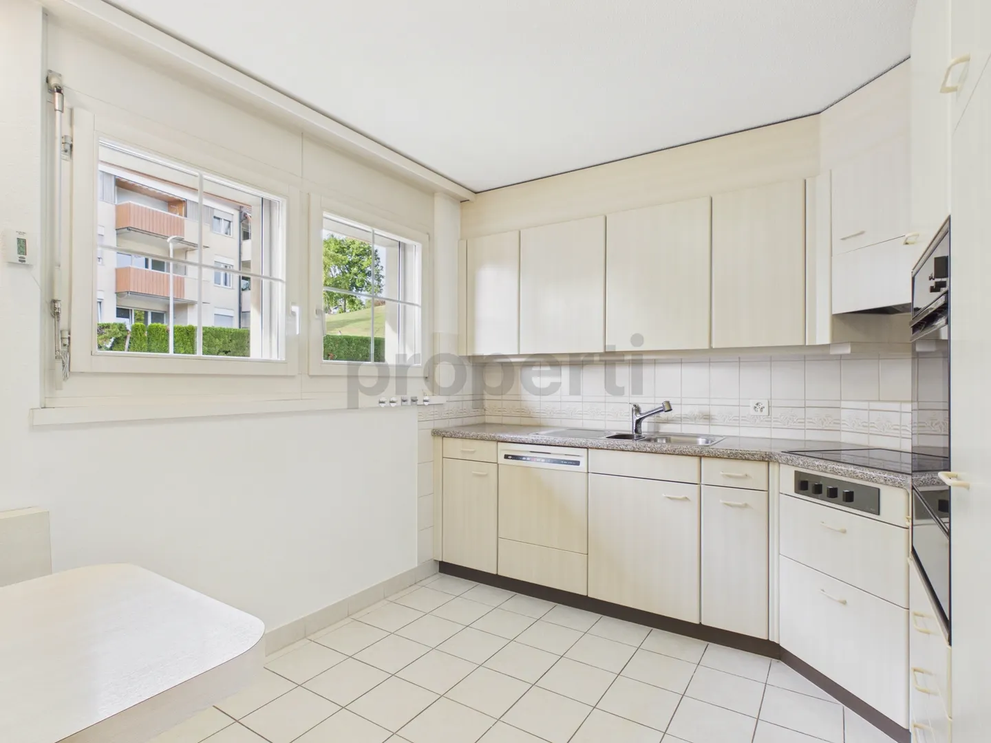 Charmante Wohnung mit Grünblick - Foto 2 von 9