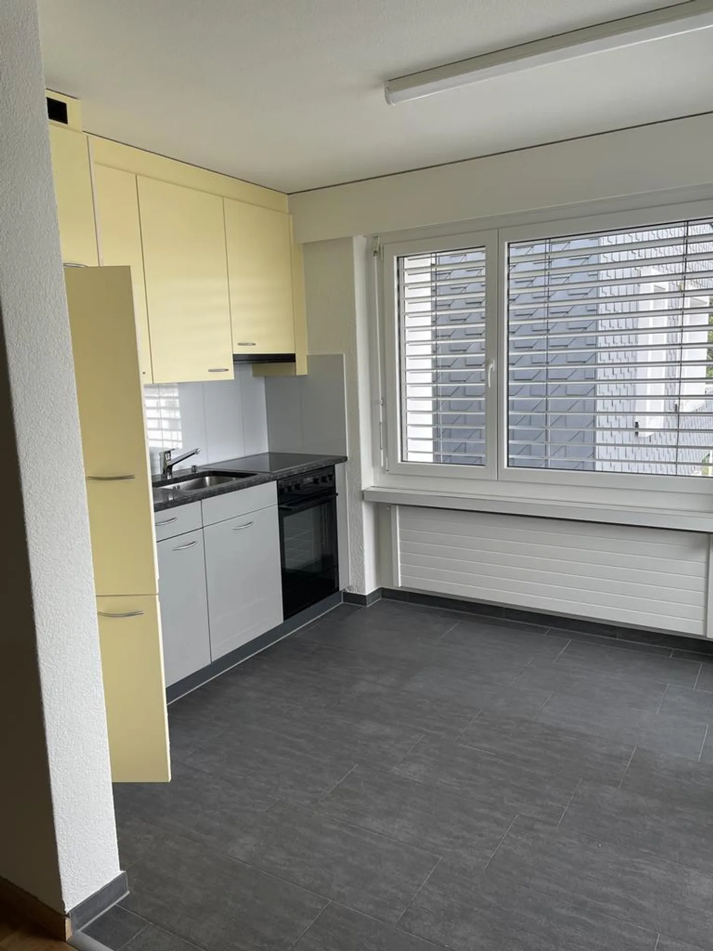 1.5 Room Apartment - Photo 2 of 5