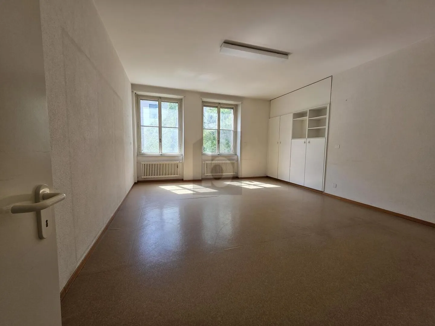 Shop for rent - Photo 5 of 6