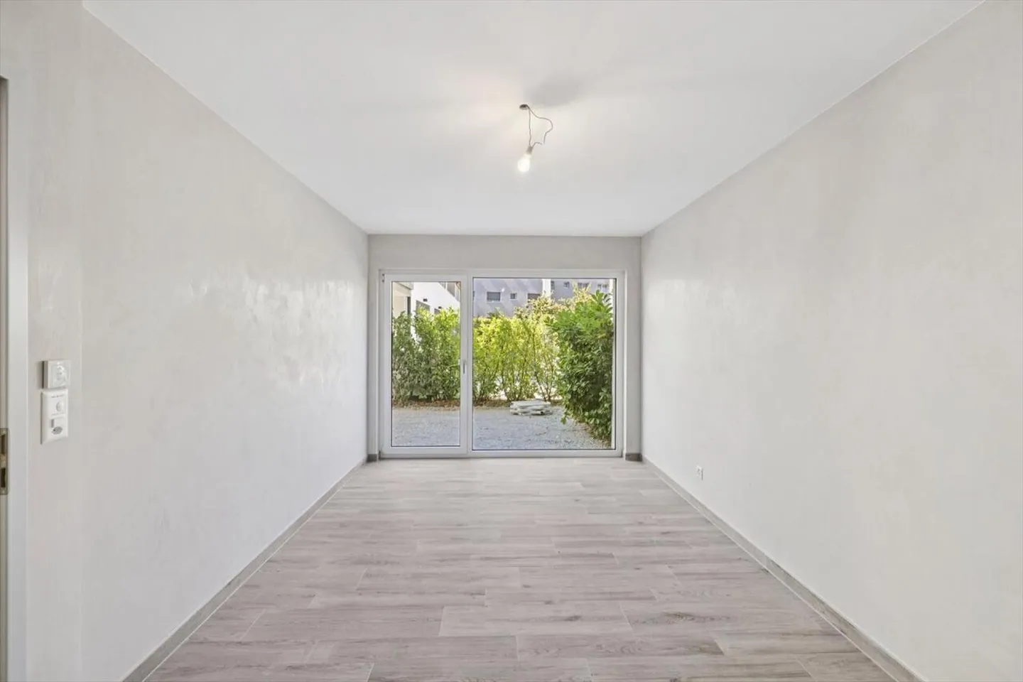 Nuovo appartamento di 2,5 stanze con bellissimi esterni - Foto 5 di 9