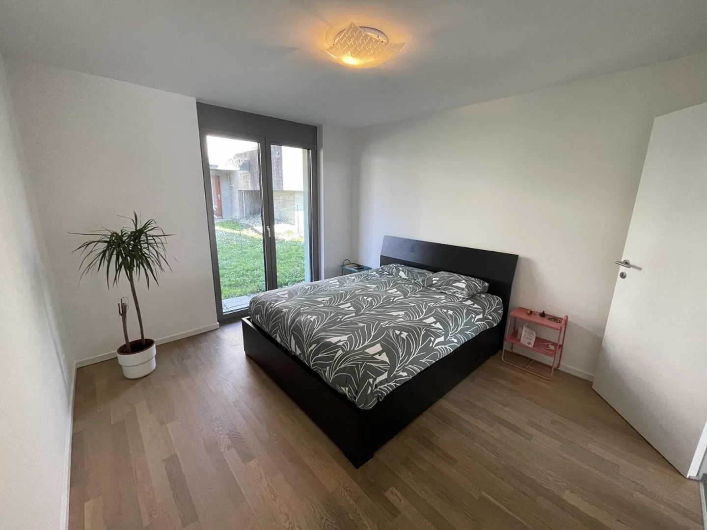Appartement intéressant 3,5 pièces avec jardin et deux places de parking - Photo 6 sur 11