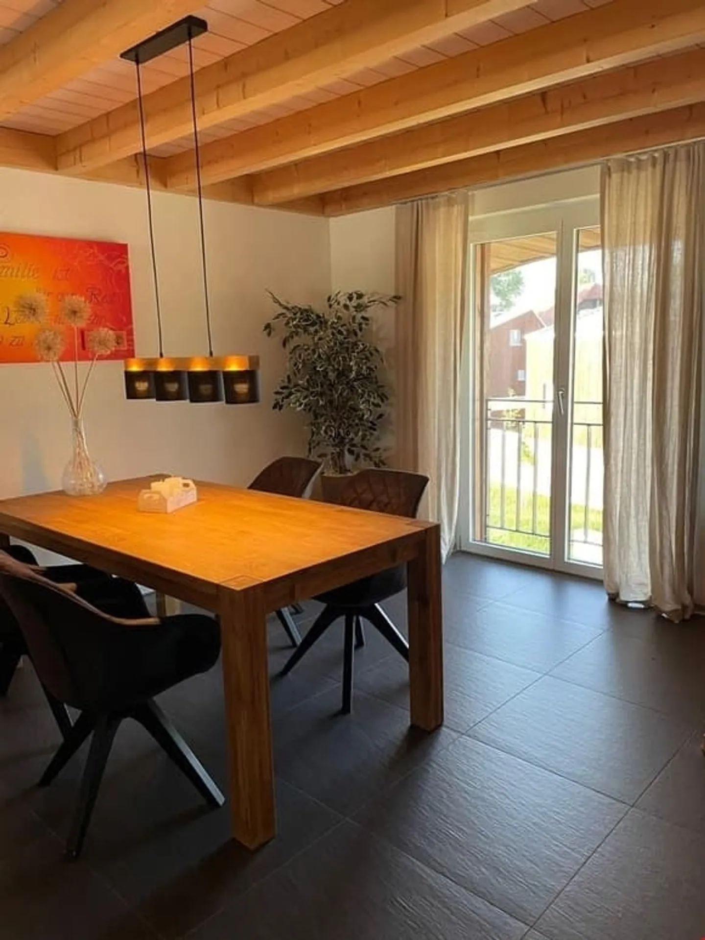 Appartement moderne de 5,5 pièces avec balcon, Cordast - Photo 2 sur 13