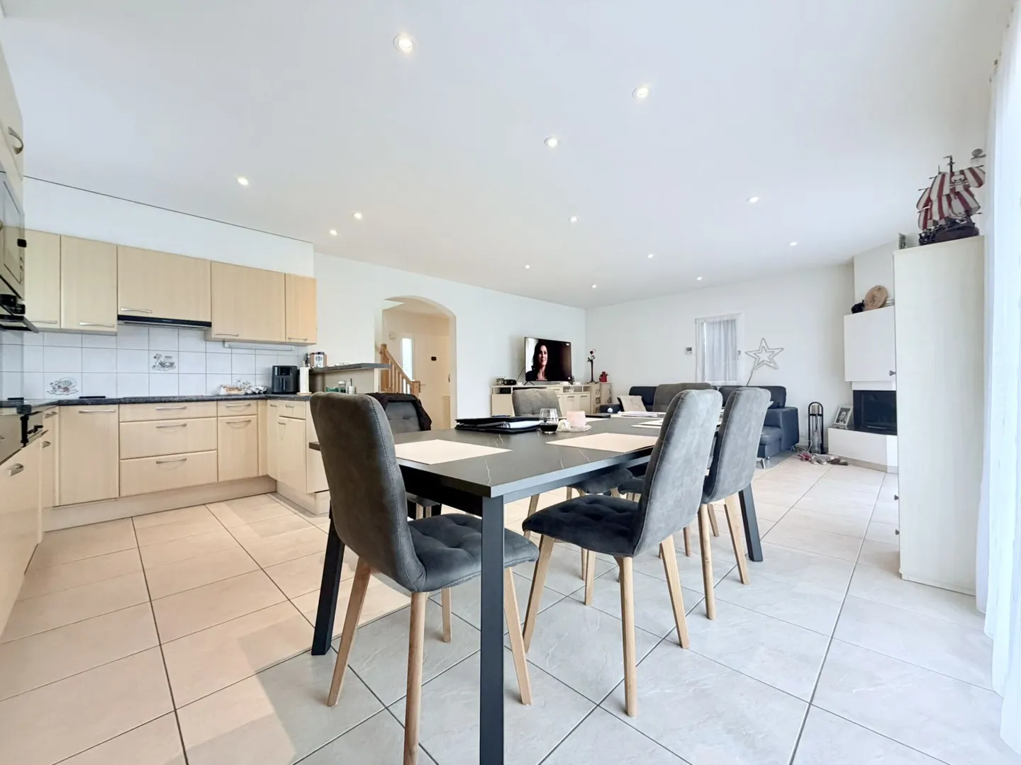 Magnifique Villa avec Vue Alpestre - Photo 2 sur 3