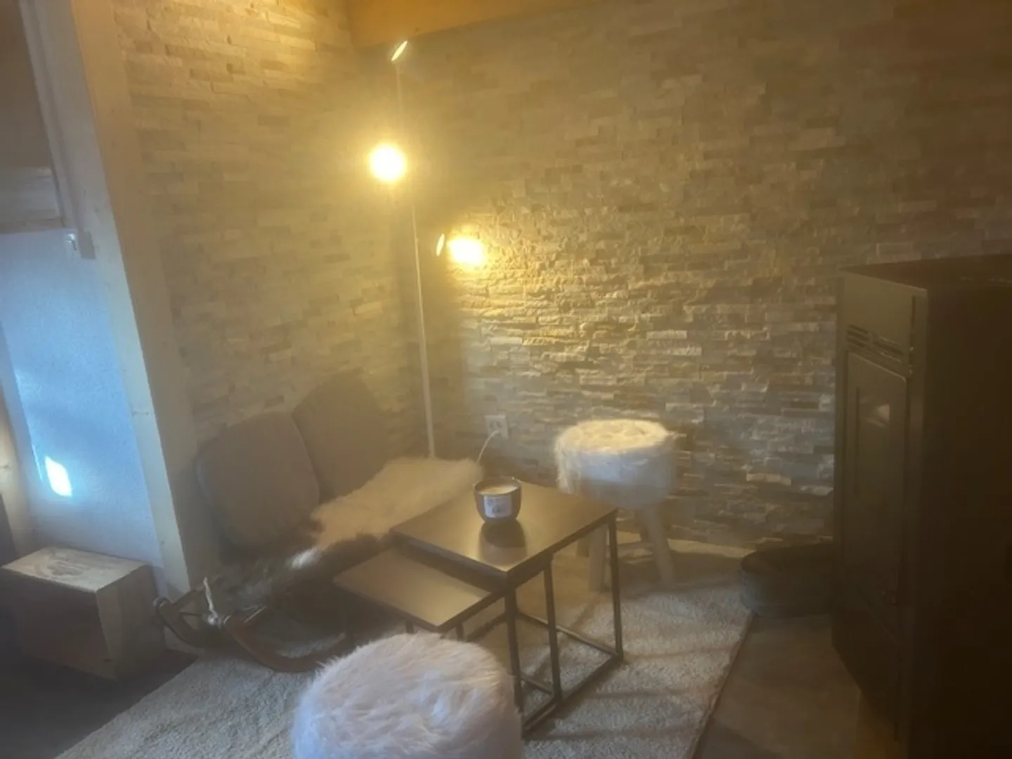 A louer pour l'été aux Diablerets, studio rénové, meublé, sur le plateau - Photo 2 sur 12