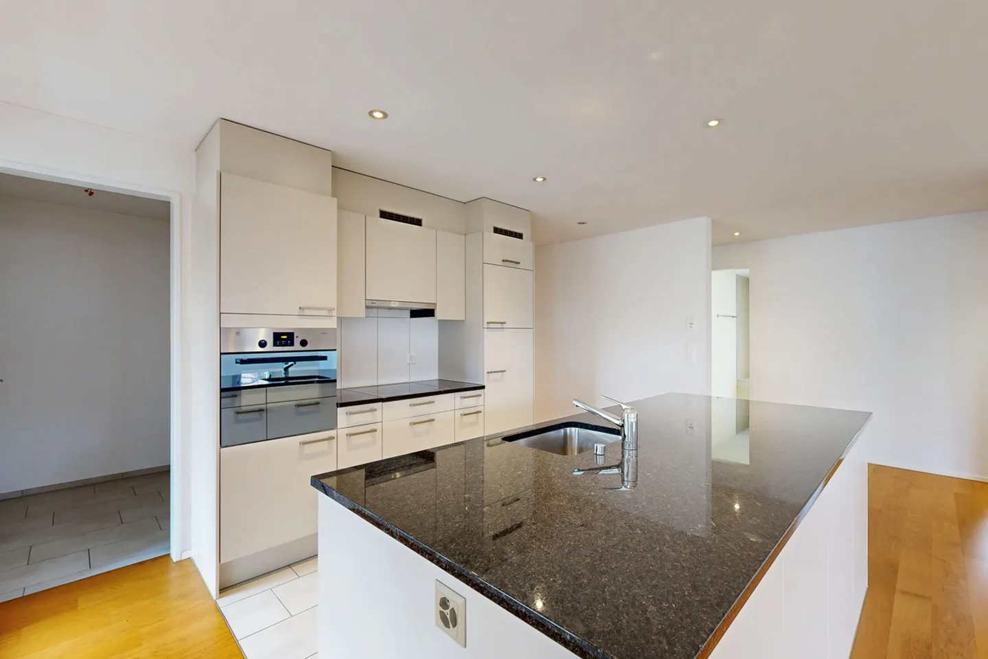 Modern 3.5-Room Apartment - Photo 4 of 11