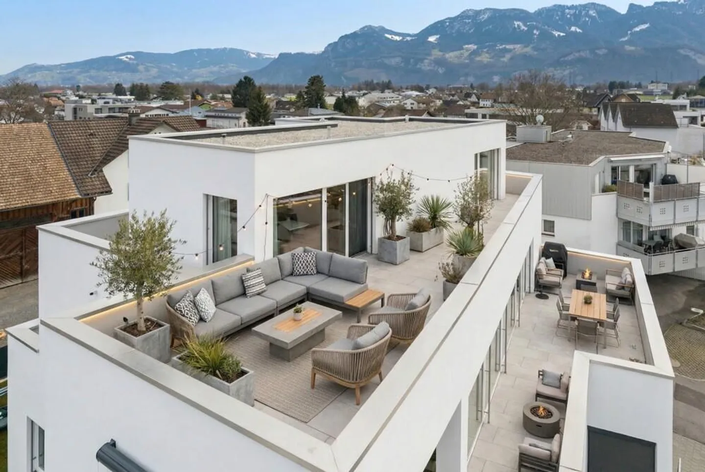 Attico con vista panoramica e ampia terrazza - Foto 5 di 6